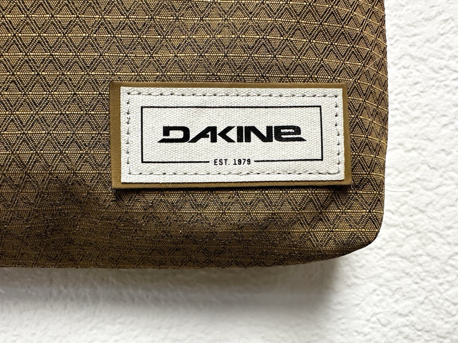 RARE Dakine Jo Jo Crossbody Messenger Bag Light Brown w/ Nature Print Lining