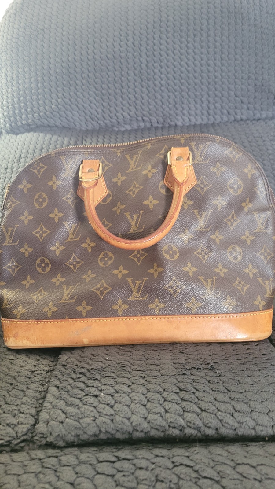 Louis Vuitton Alma Monogram Dome Satchel Zip Top Handle Lock Gold Medium