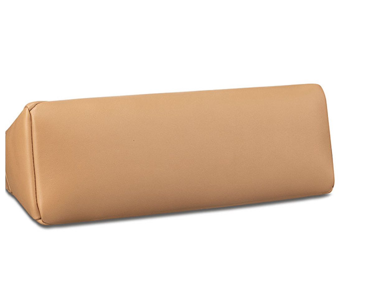 LOEUVRE Goutte Shoulder Medium_ Butter Beige / Loeuvre shoulder bag