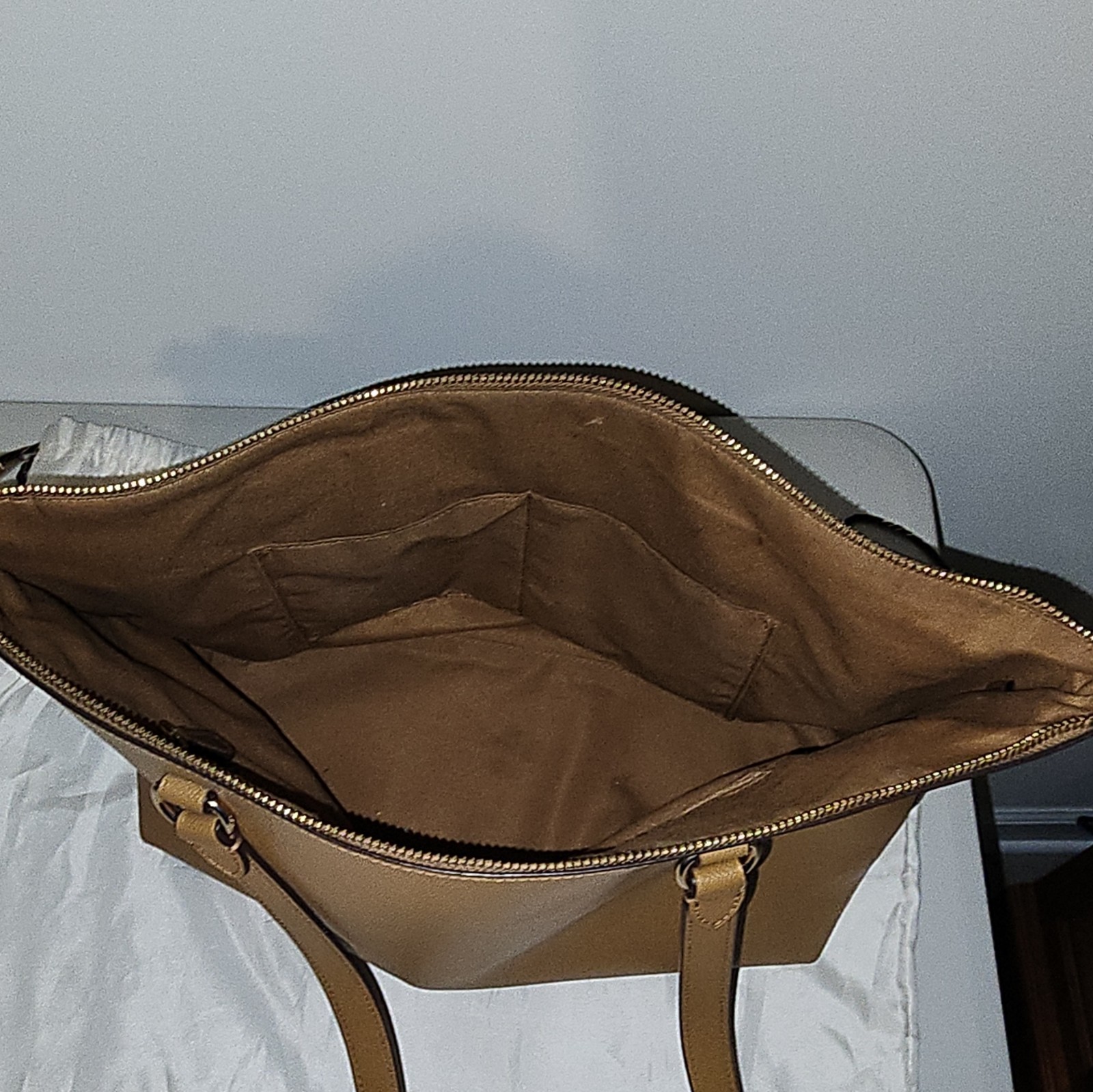 Coach Women’s Medium Brown Pebbled Zip Tote Gold Hardware Dust Bag Logo