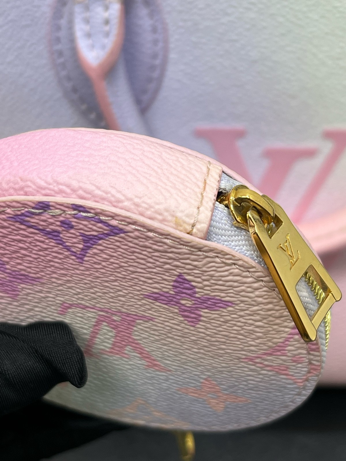 Louis Vuitton Spring Limited Onthego Small Pink Lavender Canvas Tote Crossbody D