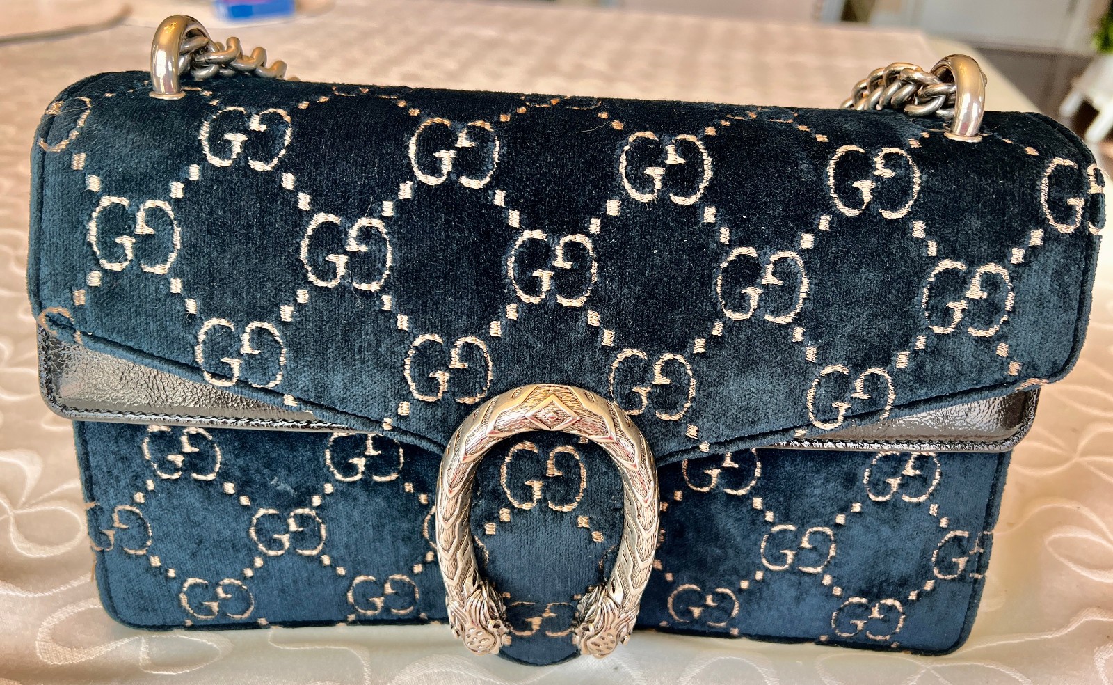 Authentic Gucci Medium GG Velvet Dionysus in Dark Navy Blue. Very good condition