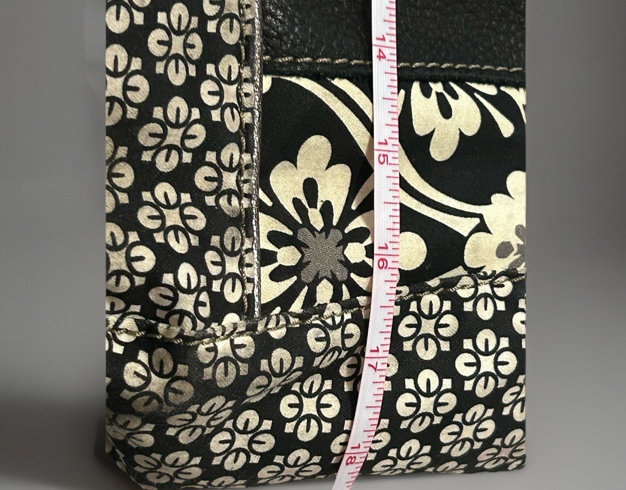 Fossil Black Silver Floral Utility Tote Shopper Travel Side Pockets W/Key Charm