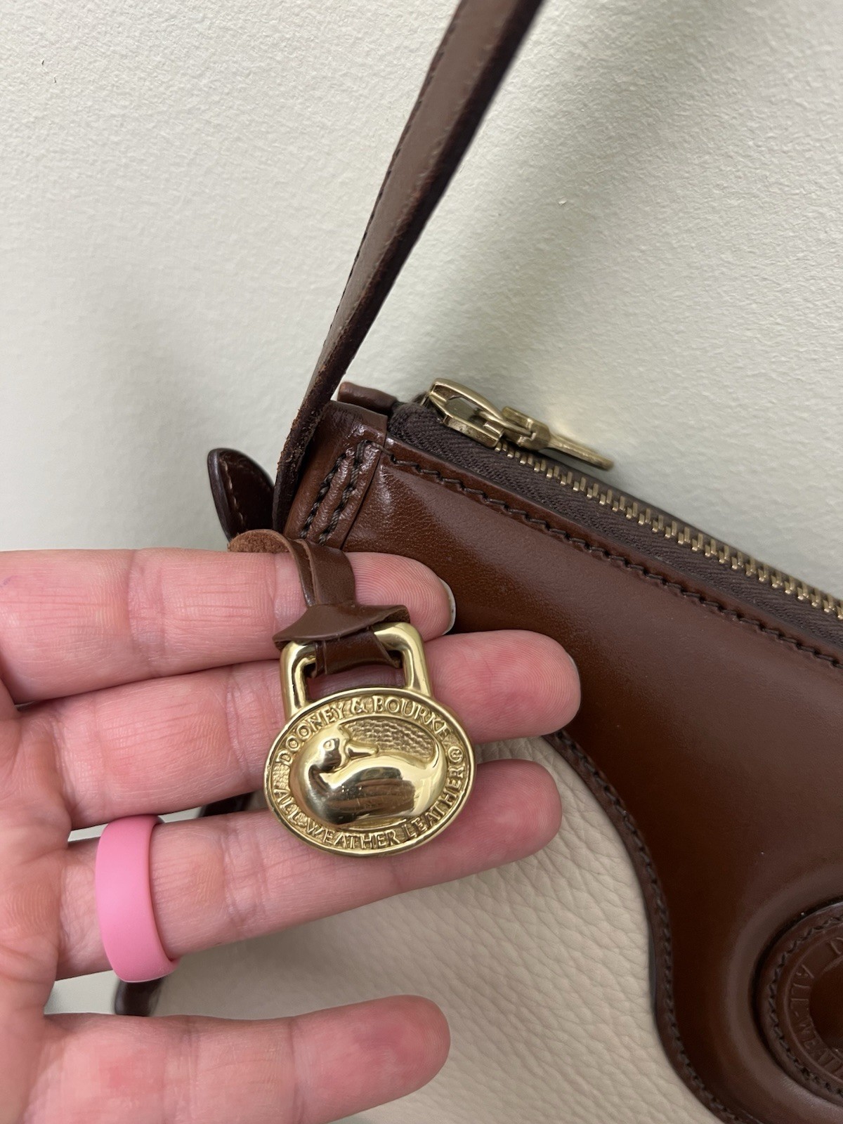 Vintage Dooney & Bourke Cream and Brown Leather Crossbody Bag EUC