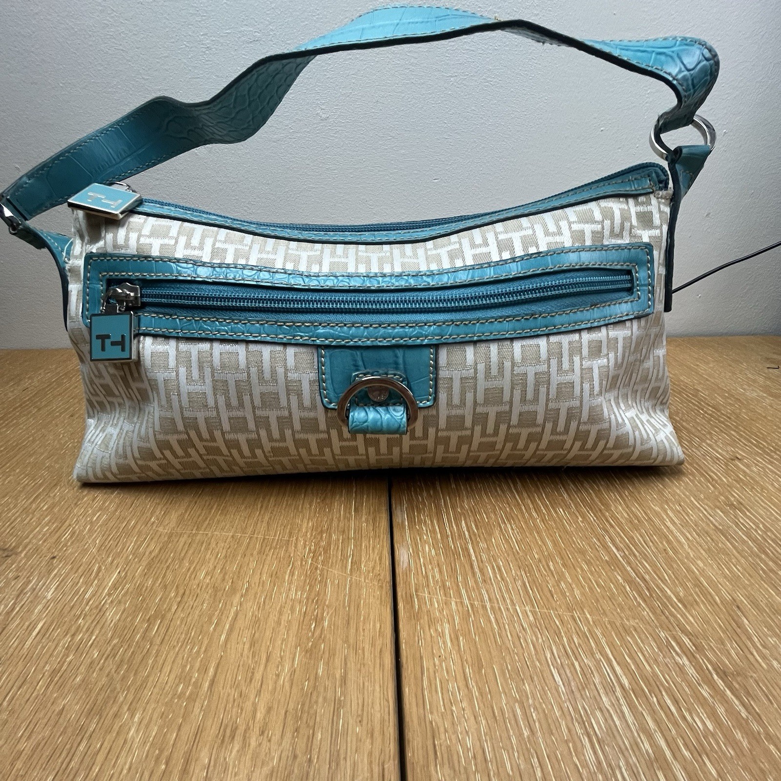 Tommy Hilfiger VTG Y2K Baguette Shoulder Bag Turquoise Croc Embossed Logo 90s