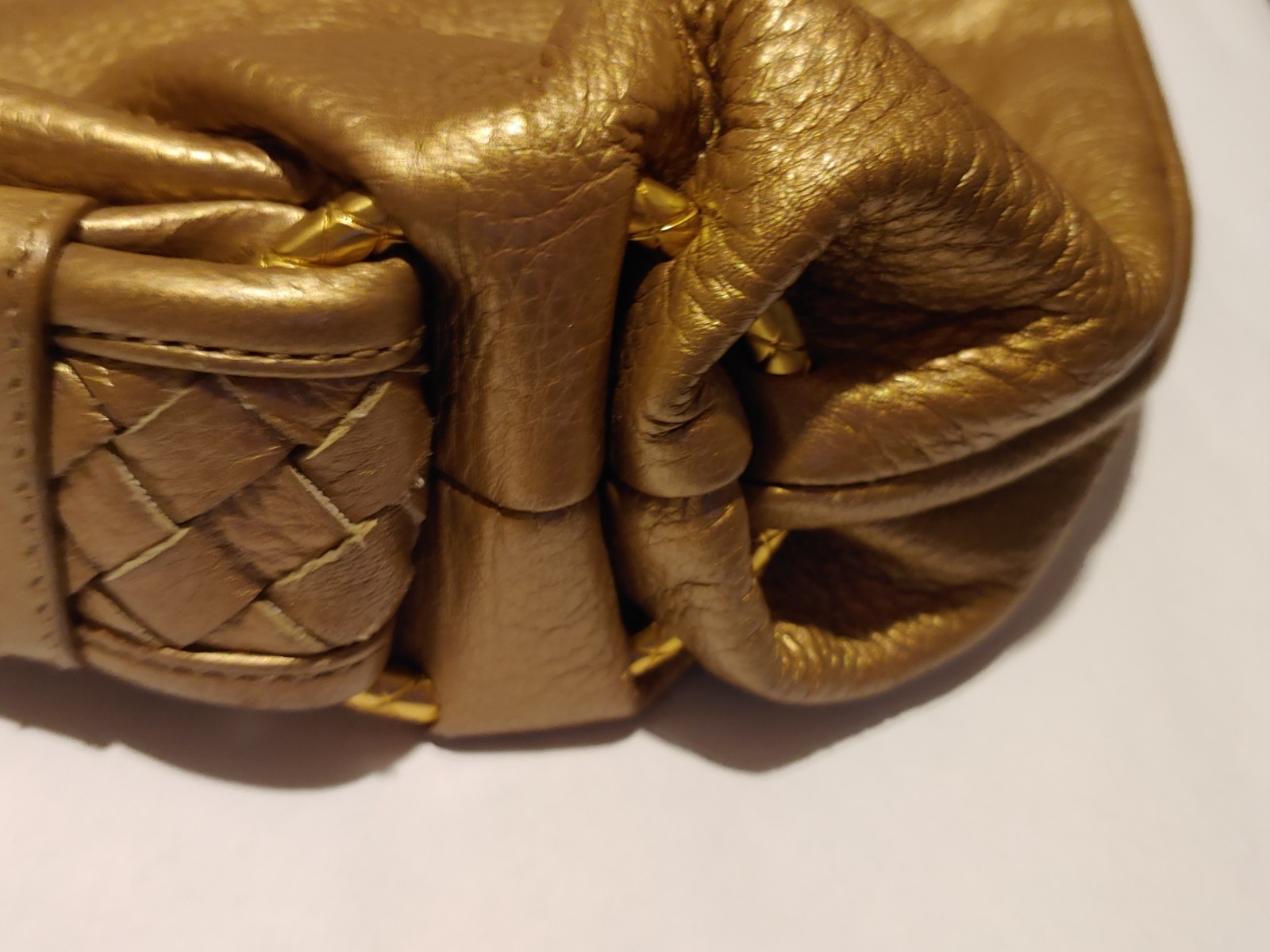 Elliott Lucca – Handbag – Gold Leather – Zip closure – 14 in x 10 in x 2.5 in