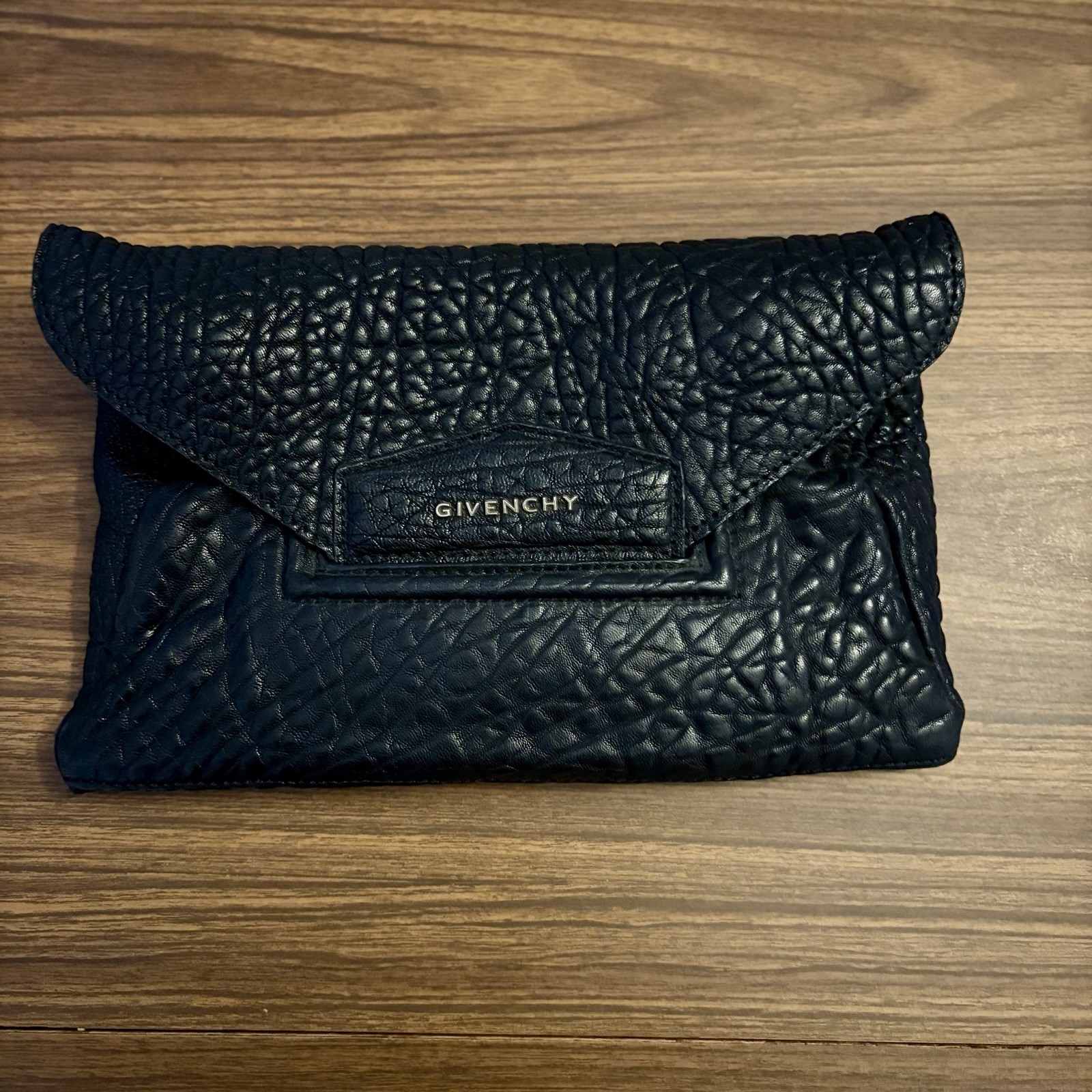 Givenchy Antigona Envelope Pebbled Textured Leather Clutch In Xlnt Condition