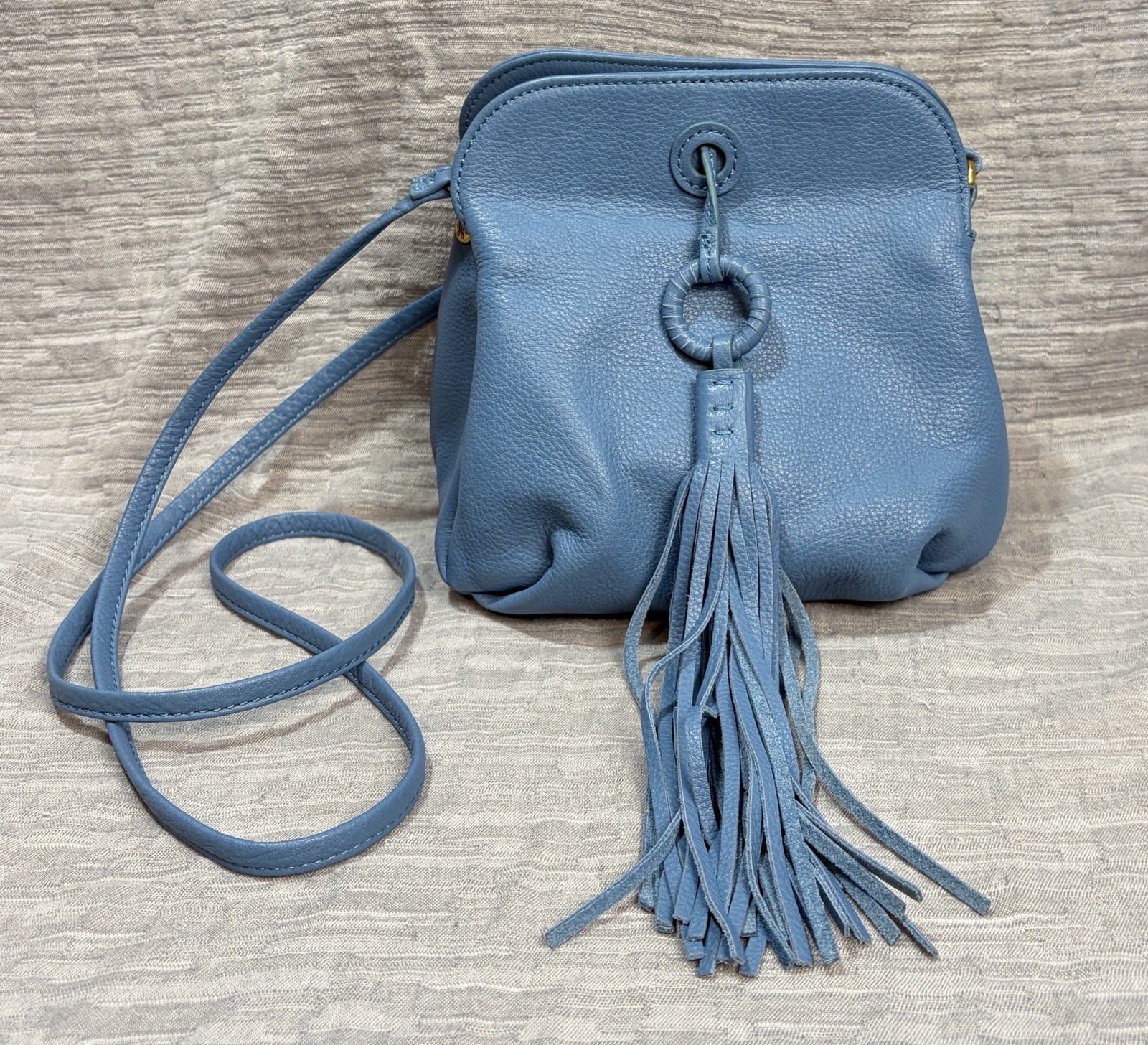 Hobo Blue Pebbled Leather Crossbody Bag Magnetic Snap Inner Pockets large Tassel