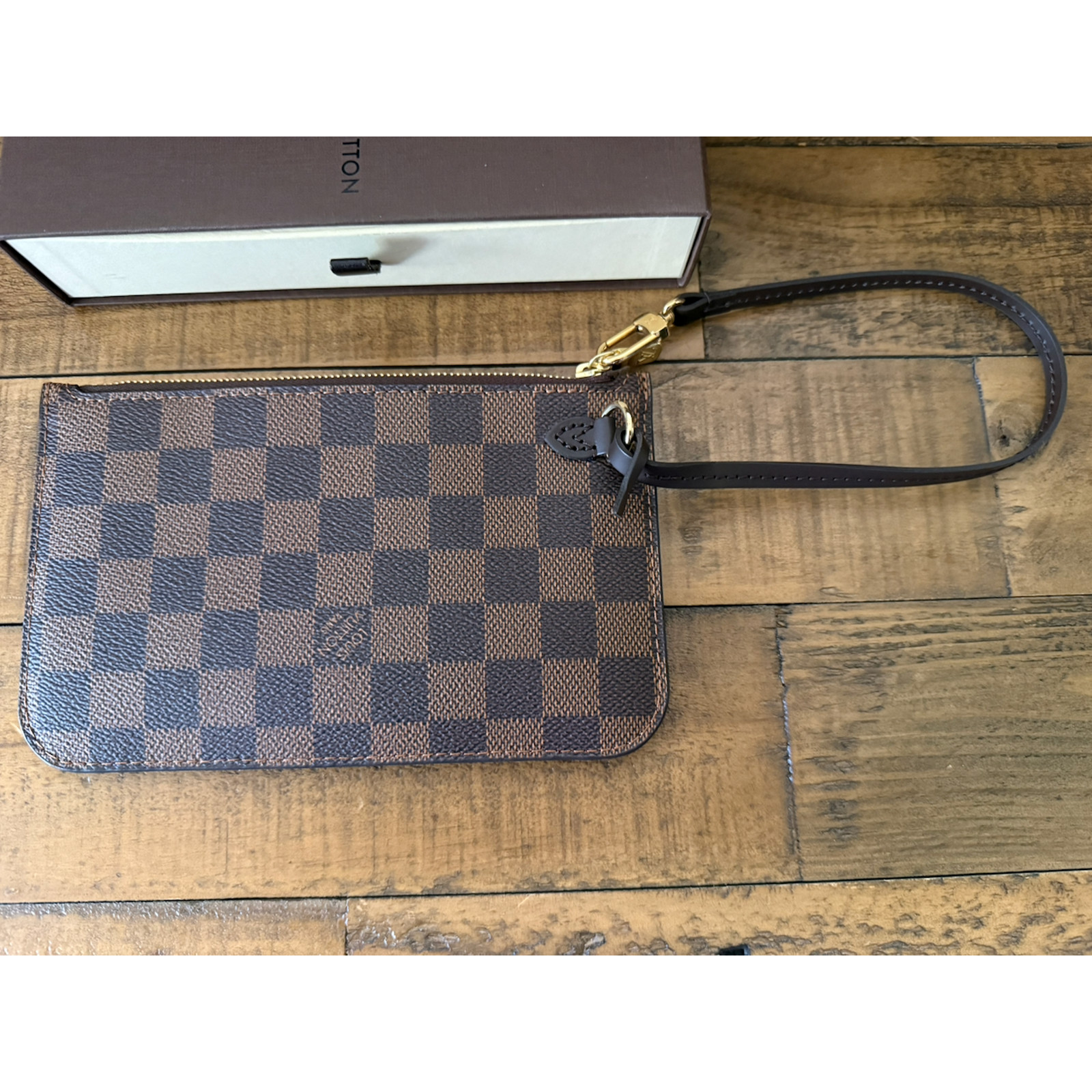 Louis Vuitton Neverfull Clutch/Wristlet Women’s Small Brown Damier Ebene W/Box