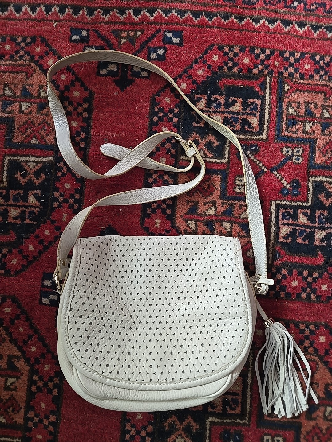 ISAAC MIZRAHI PERFORATED LEATHER IVORY FLAP STYLE CROSSOBODY BAG