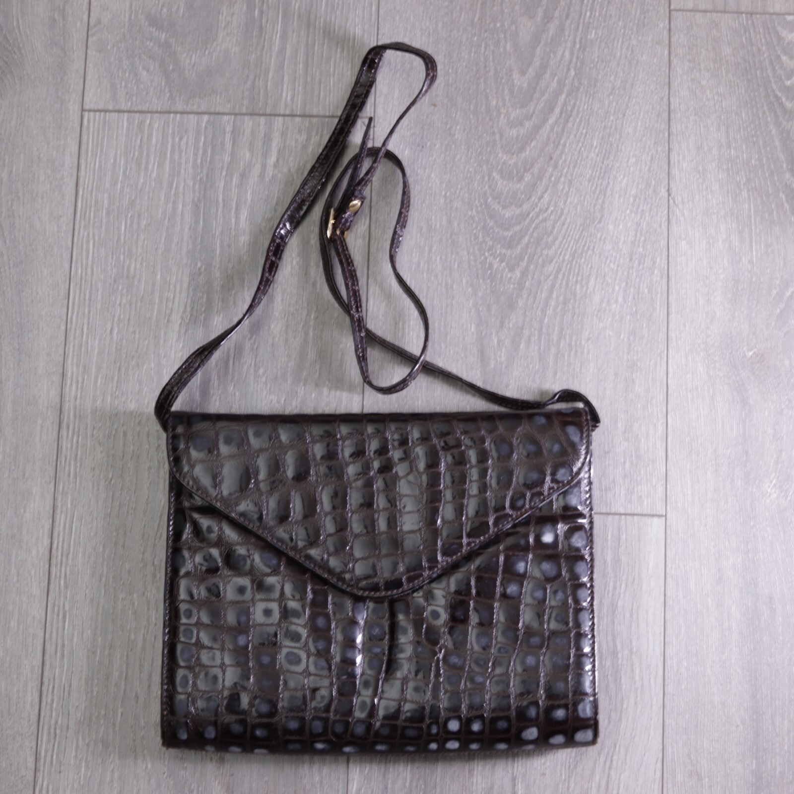 Ro-el Crossbody Handbag Brown Croc Embossed Patent Leather Purse Envelope Bag
