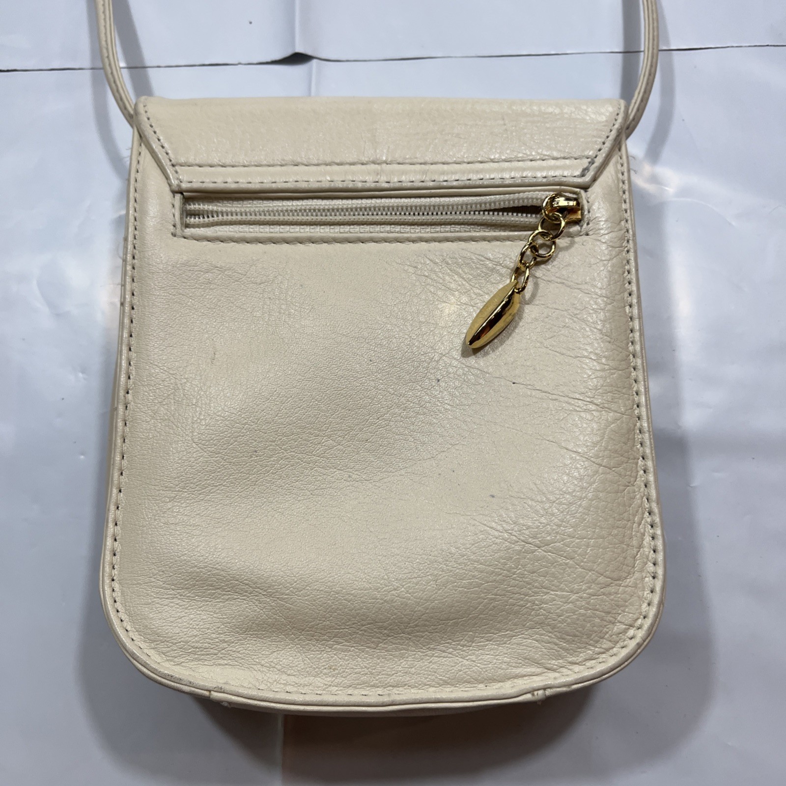 Field Manor Cream White LEATHER Purse Evening Bag Flap Magnet Closure Dressy Bag