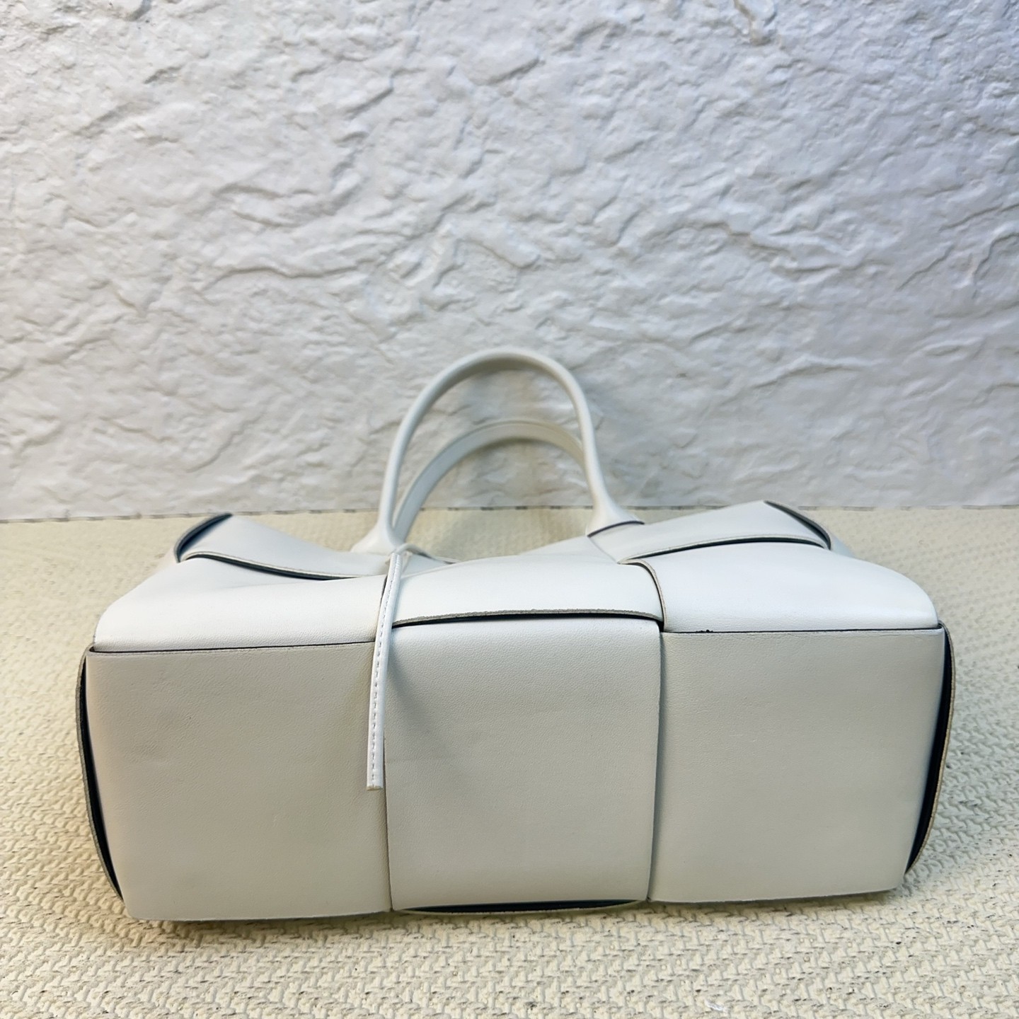 Bottega Veneta Arco Tote Handbag Intrecciato Smooth Calf Leather Off White