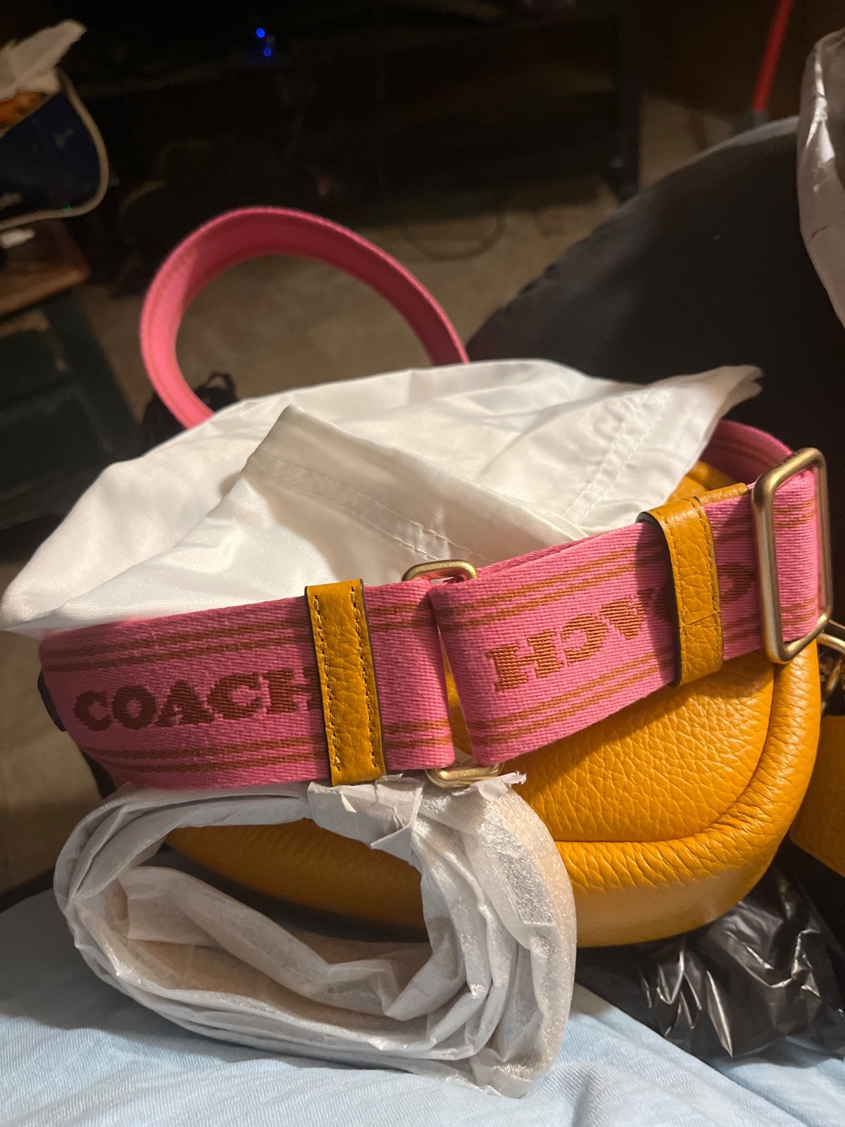 COACH LEATHER CROSSBODY CAMERA BAG Orange Papaya Pink Strap Excellent Condition