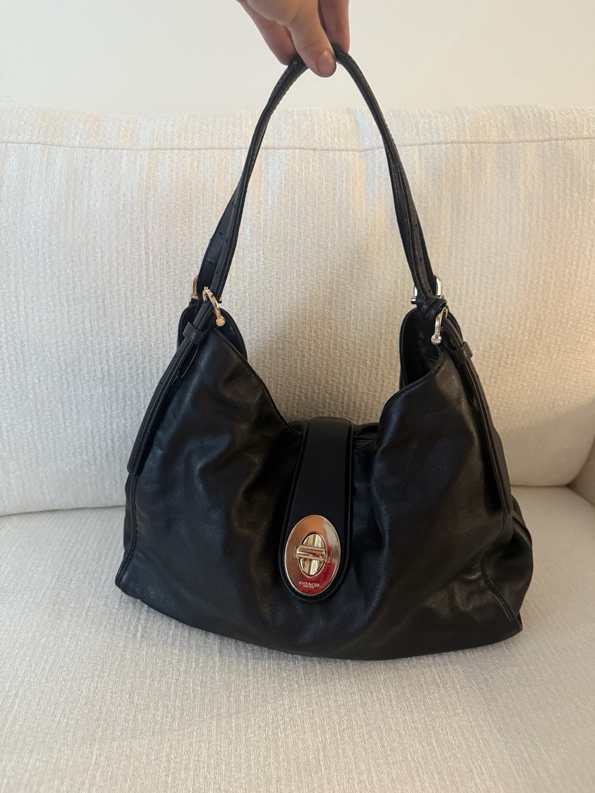 Coach Madison Carlyle Hobo Shoulder Bag Black Smooth Leather Medium Purse #32221