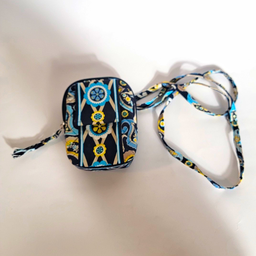 Stephanie Dawn Small Paisley Floral Crossbody Bag Zip Outer Pockets Lined