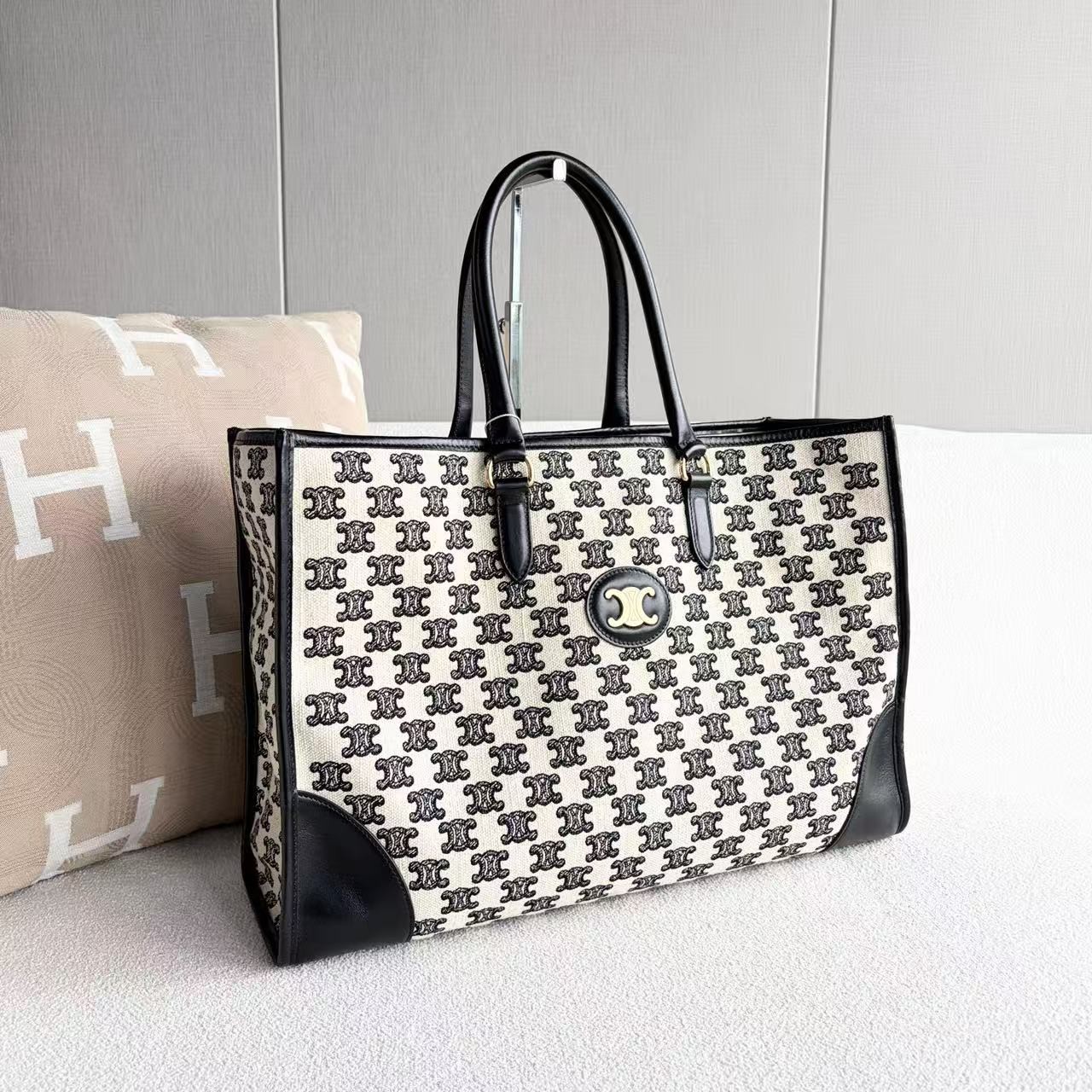 CELINE Horizontal Cabas Tote Triomphe Canvas auth