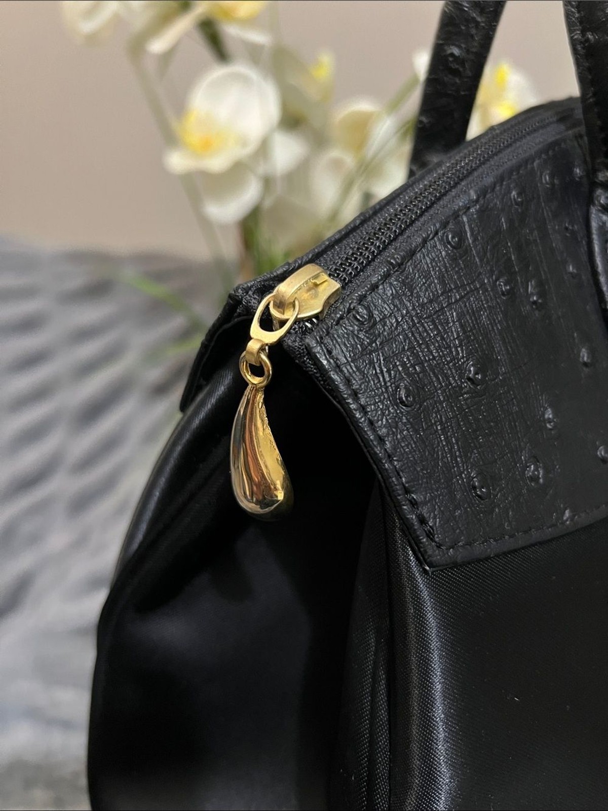 Valentino Sabatini Vintage Black Ostrich Leather/Satin Tote Bag EUC retail $120