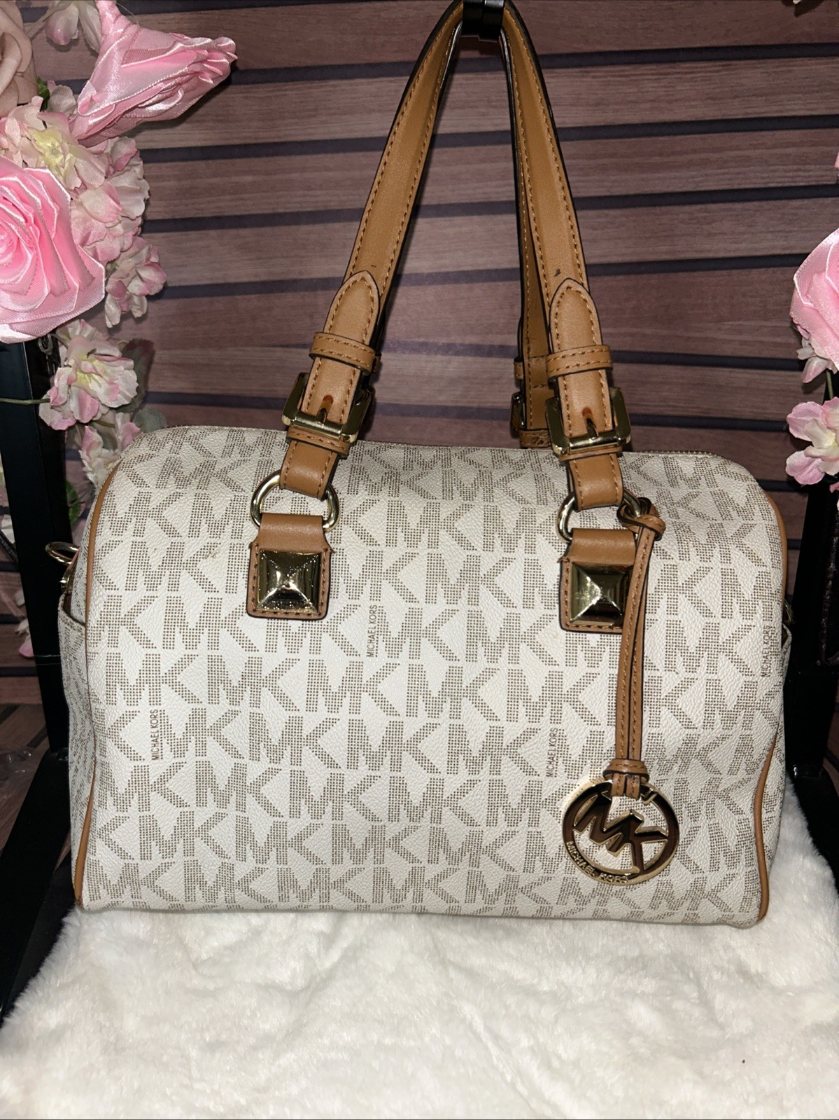 Large Michael Kors Grayson Signature Bag Cream Color Boston Shaped Gold Hardwar