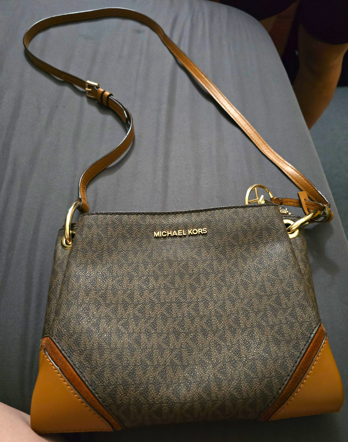 Michael Kors Small MK Logo Brown Crossbody Zip Bag Gold HW Inner Pockets