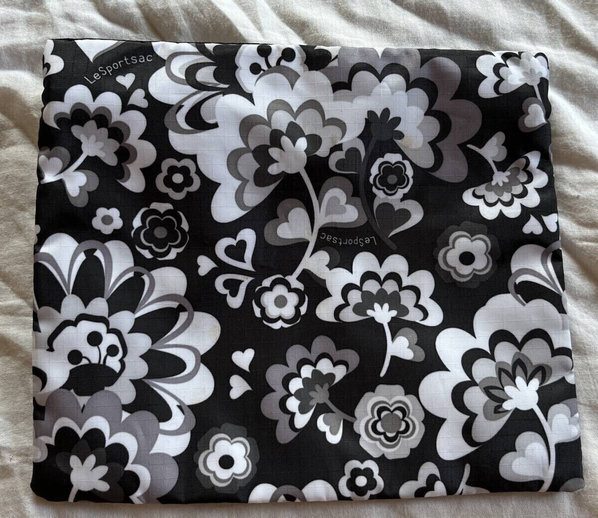 LESPORTSAC pouch patterned black and white floral pattern