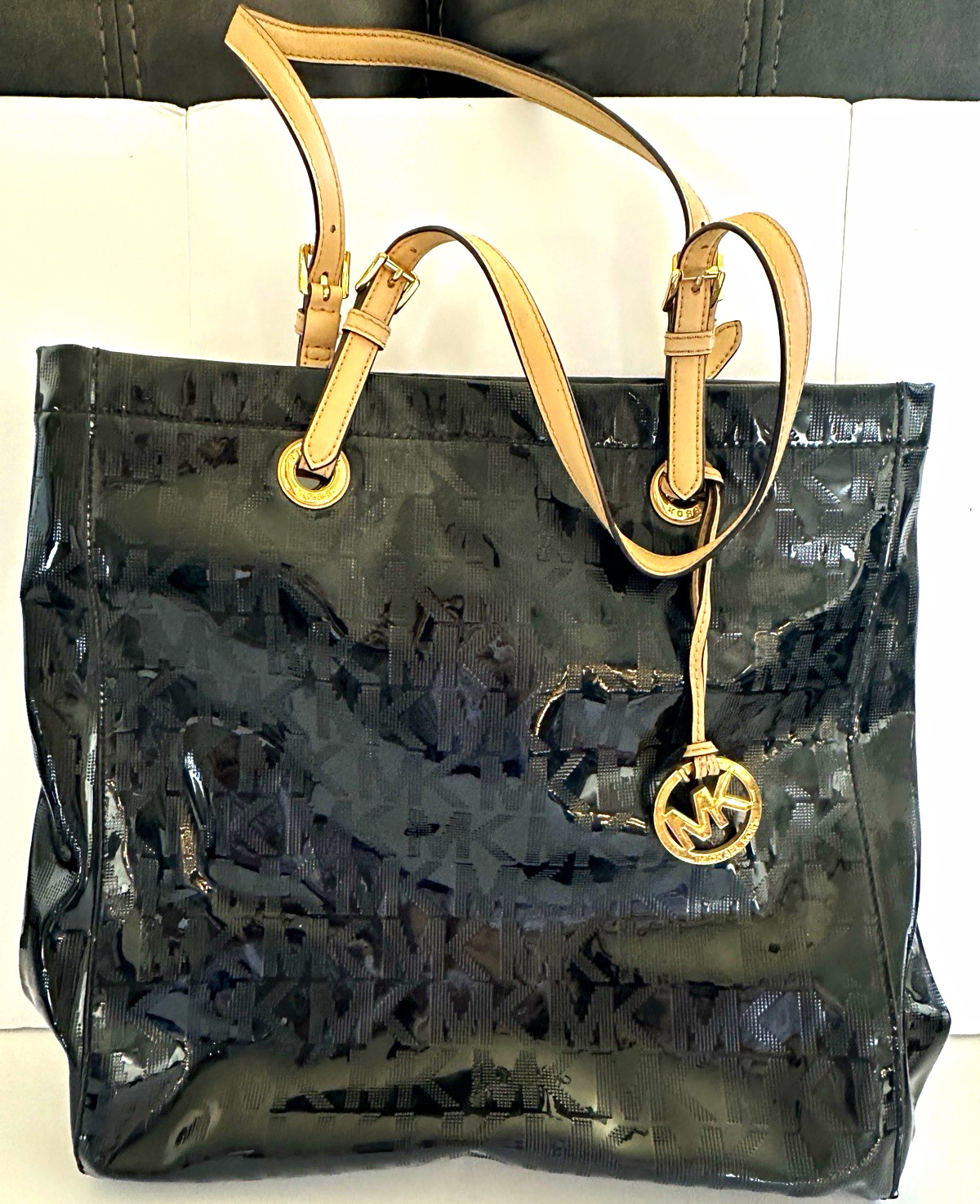 Michael Kors Black Patent Logo Large Tote Double Handles Gold Charm Pockets
