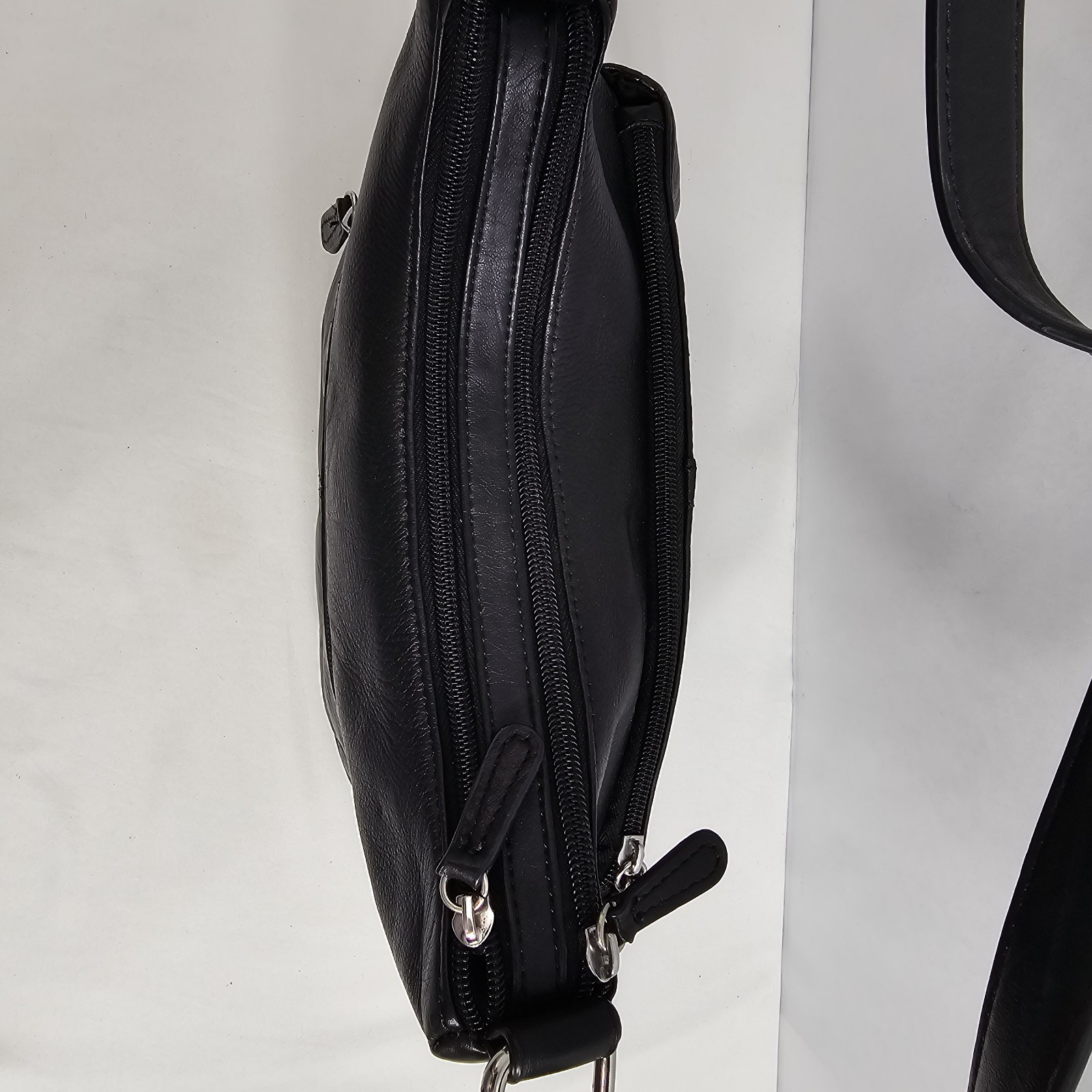 Croft&Barrow Women’s Leather Shoulder Bag Purse Black Silver Hardware