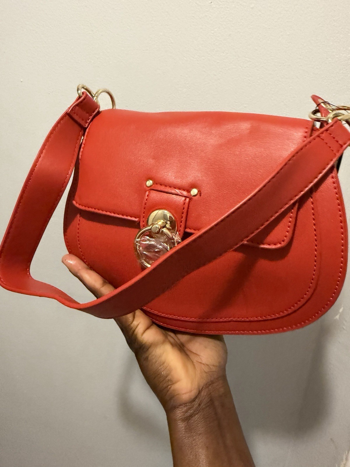 Badgley Mischka Red Crescent Shoulder Bag Buckle Closure Gold Hardware Strap