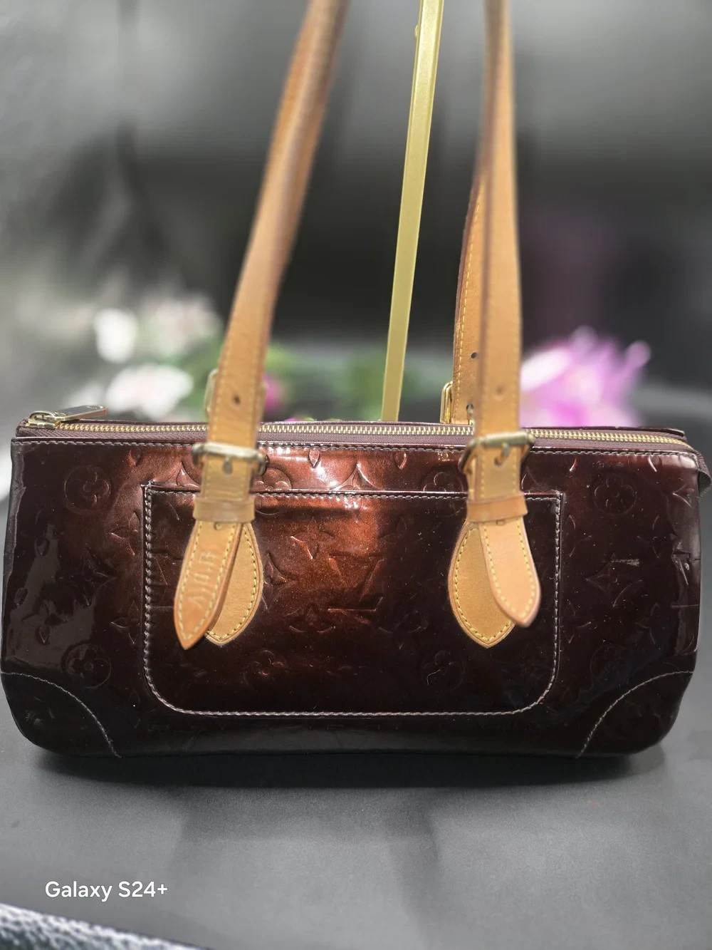 Authentic Louis Vuitton Vernis Reade PM Shoulder Bag – Amarante Monogram Patent