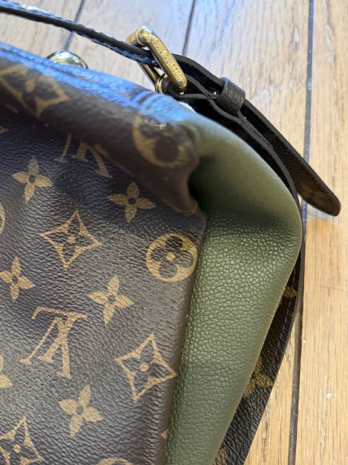 RARE AUTHENTIC Louis Vuitton PALLAS MM Monogram calf leather Olive Green Handbag