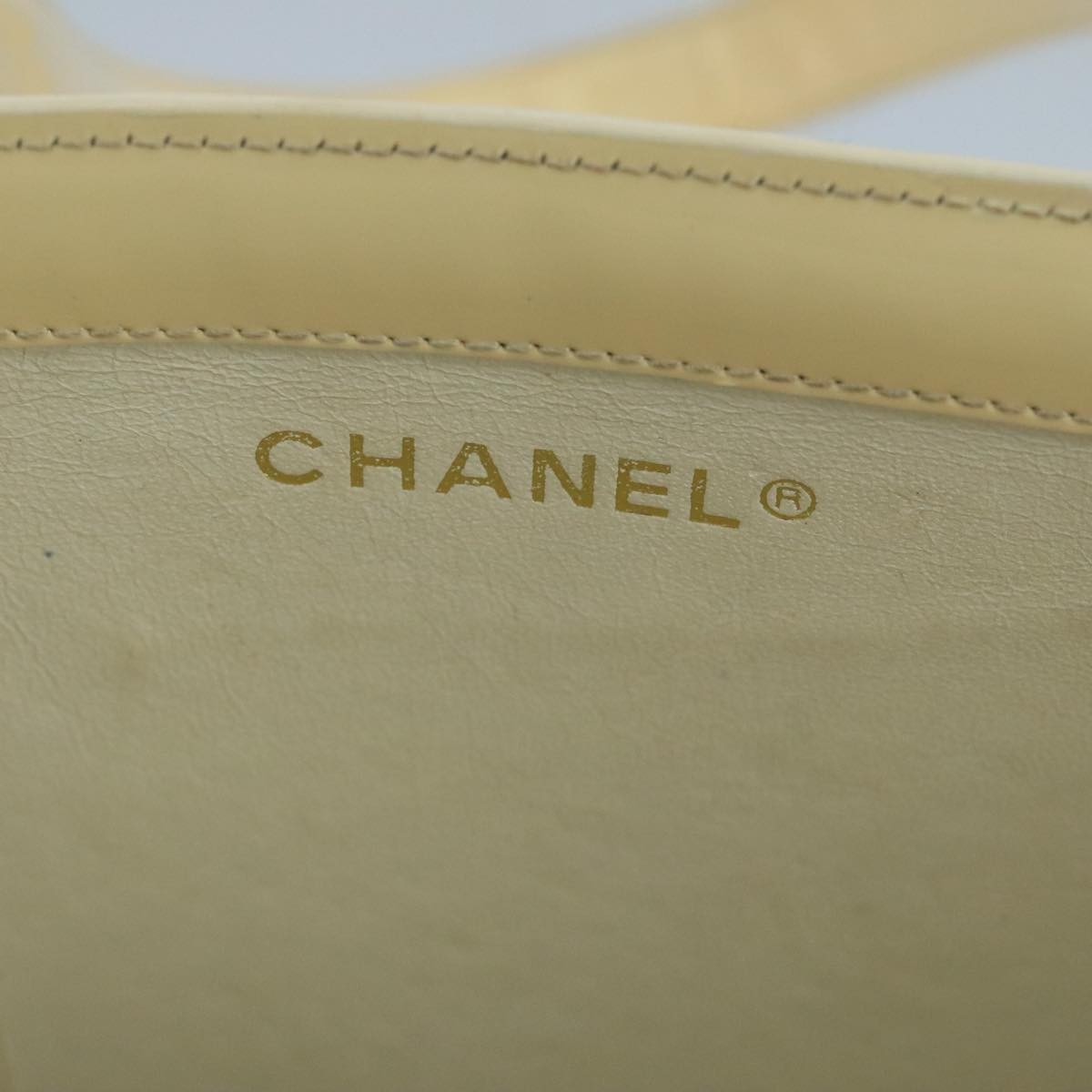CHANEL Tote Bag Enamel White CC Auth bs20237