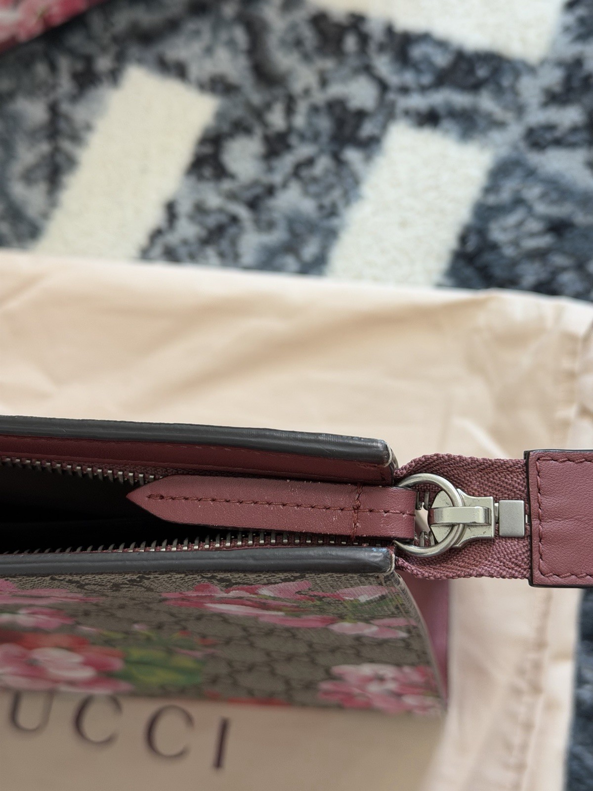 Gucci GG Supreme Monogram Blooms Large Cosmetic Case Beige Multicolor Dry Rose