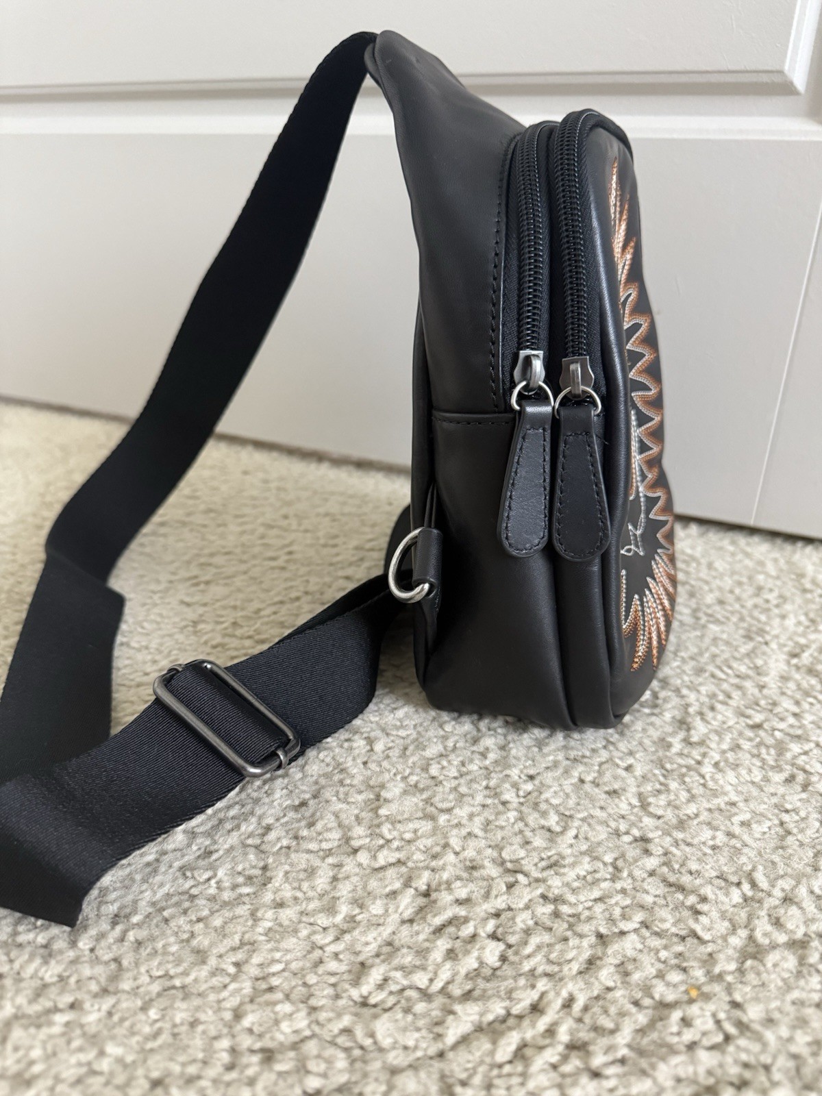 100% leather Ariat Casanova Sling Crossbody Bag