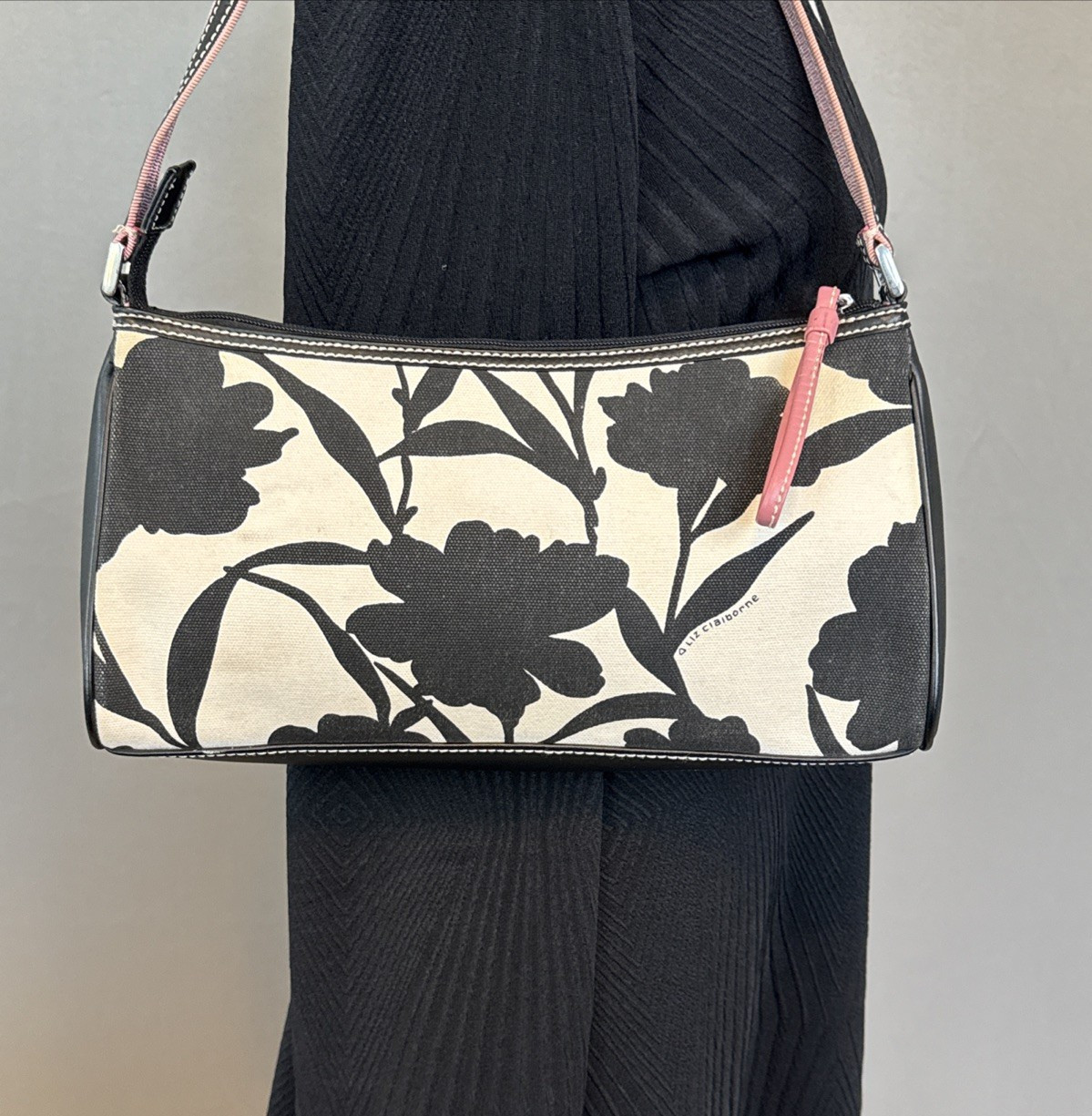 LIZ CLAIBORNE Black & Cream Floral Shoulder Bag W/Pink Trim