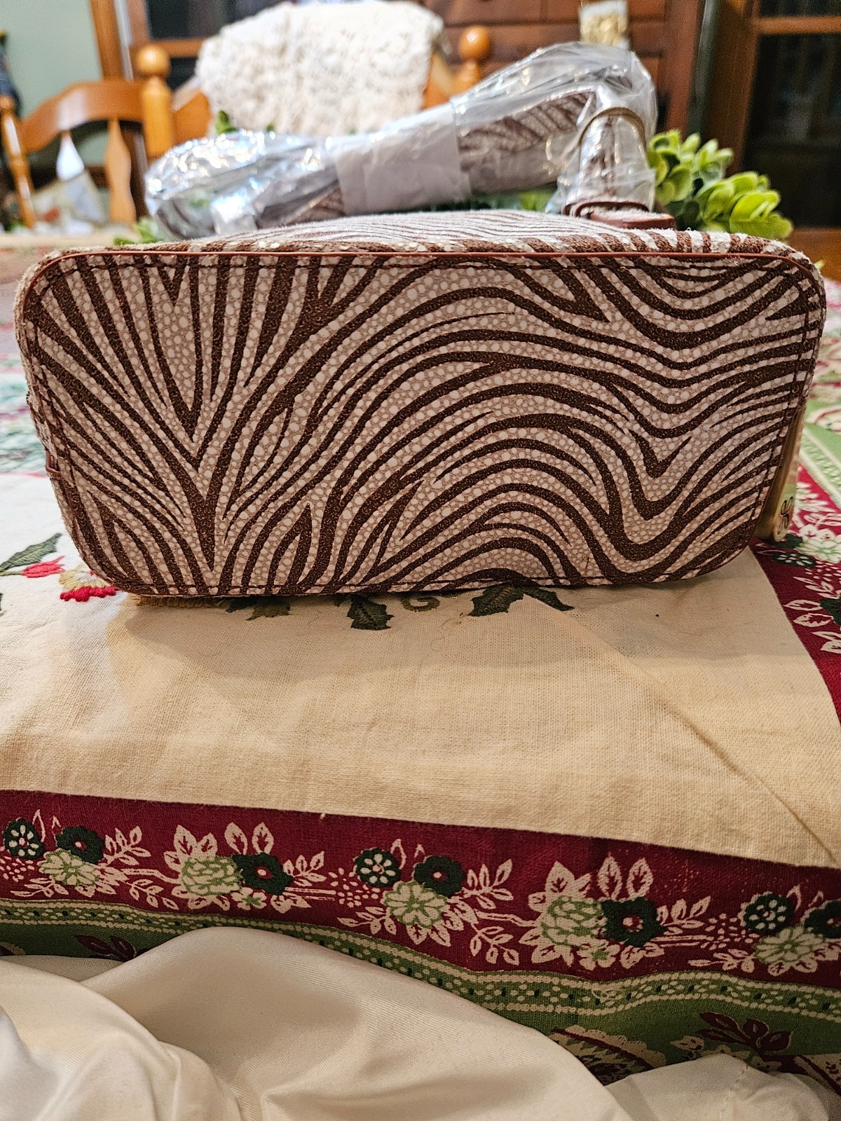 HOBO Nash Crossbody In Pebbled Leather – Ginger Zebra – NEW W/ TAGS Retails $188