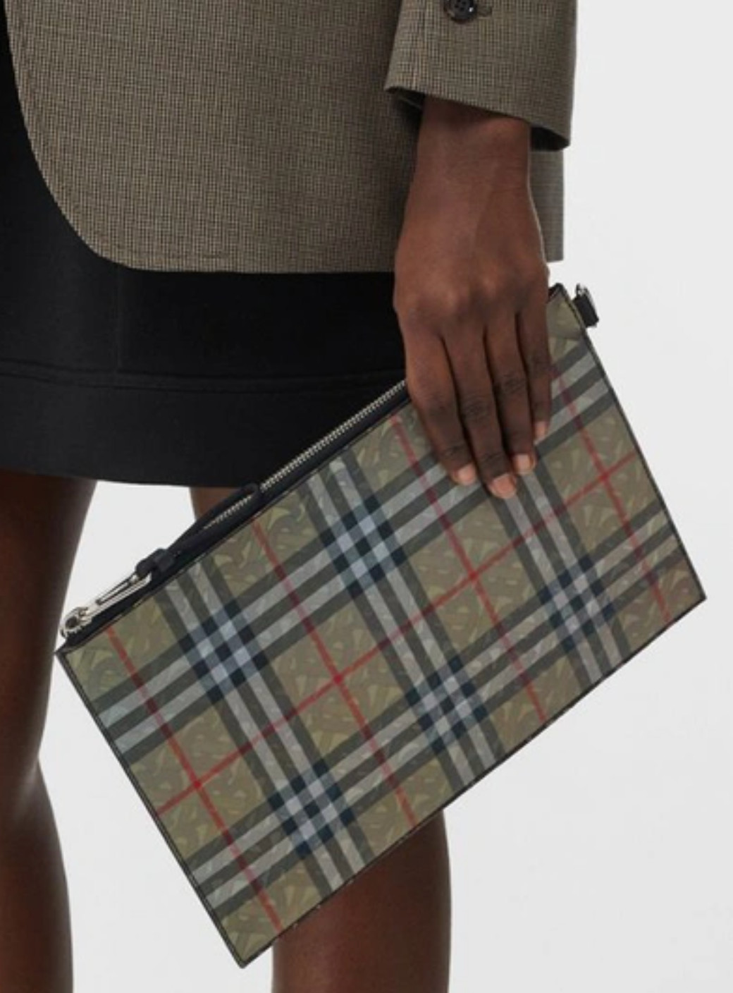 BNWT BURBERRY TB Monogram Vintage Check Large Zip Pouch/Clutch Mens/Womens Beige