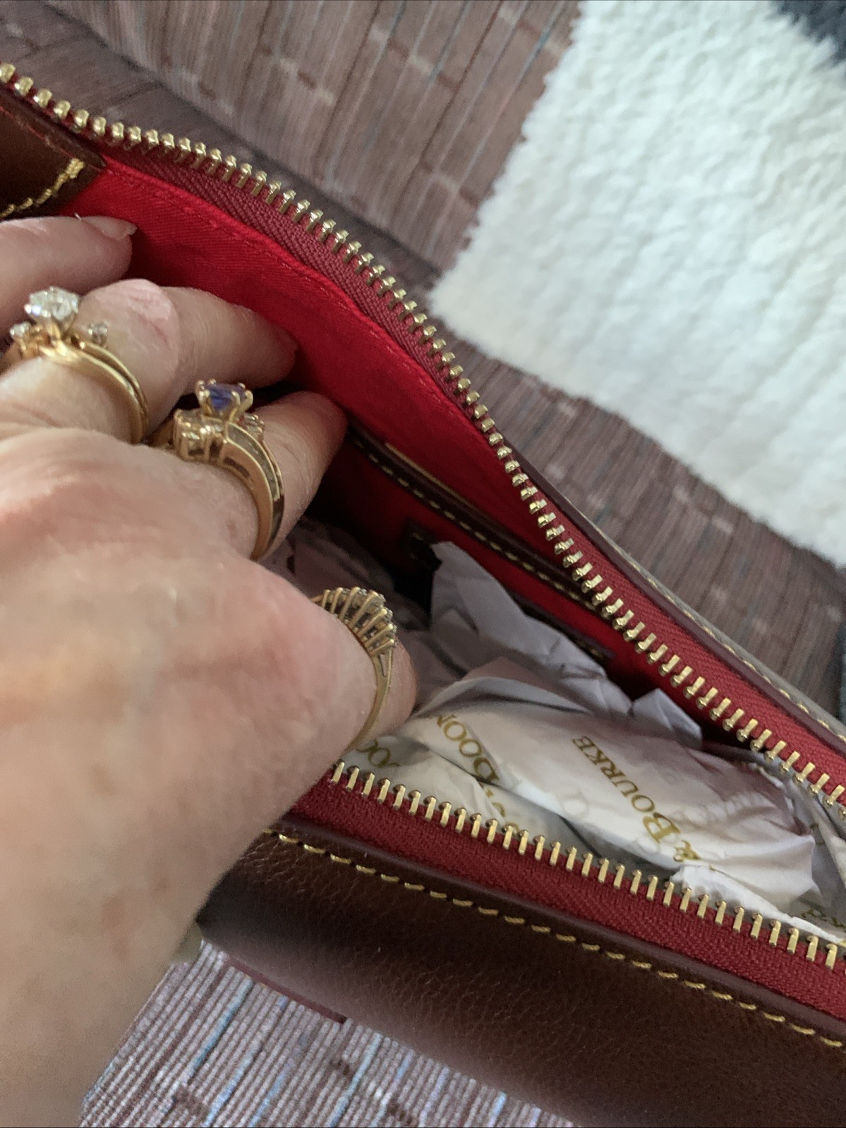 New Dooney & Bourke Sophisticated Florentine Baguette In Chestnut