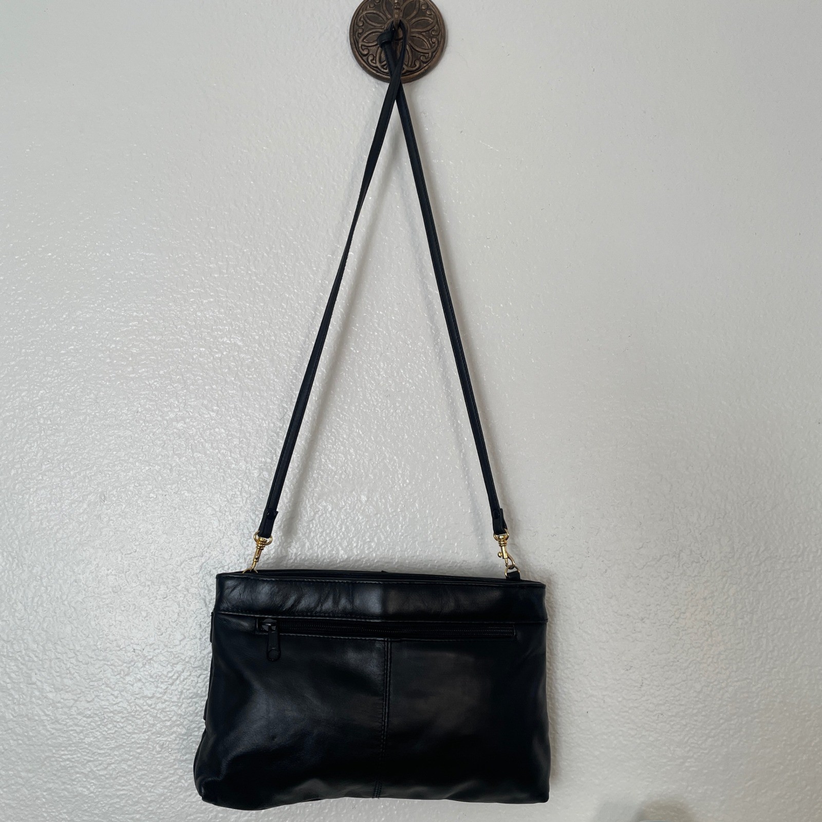 Amanda Smith Black Leather Crossbody Bag Pleated Clutch Gold Hardware