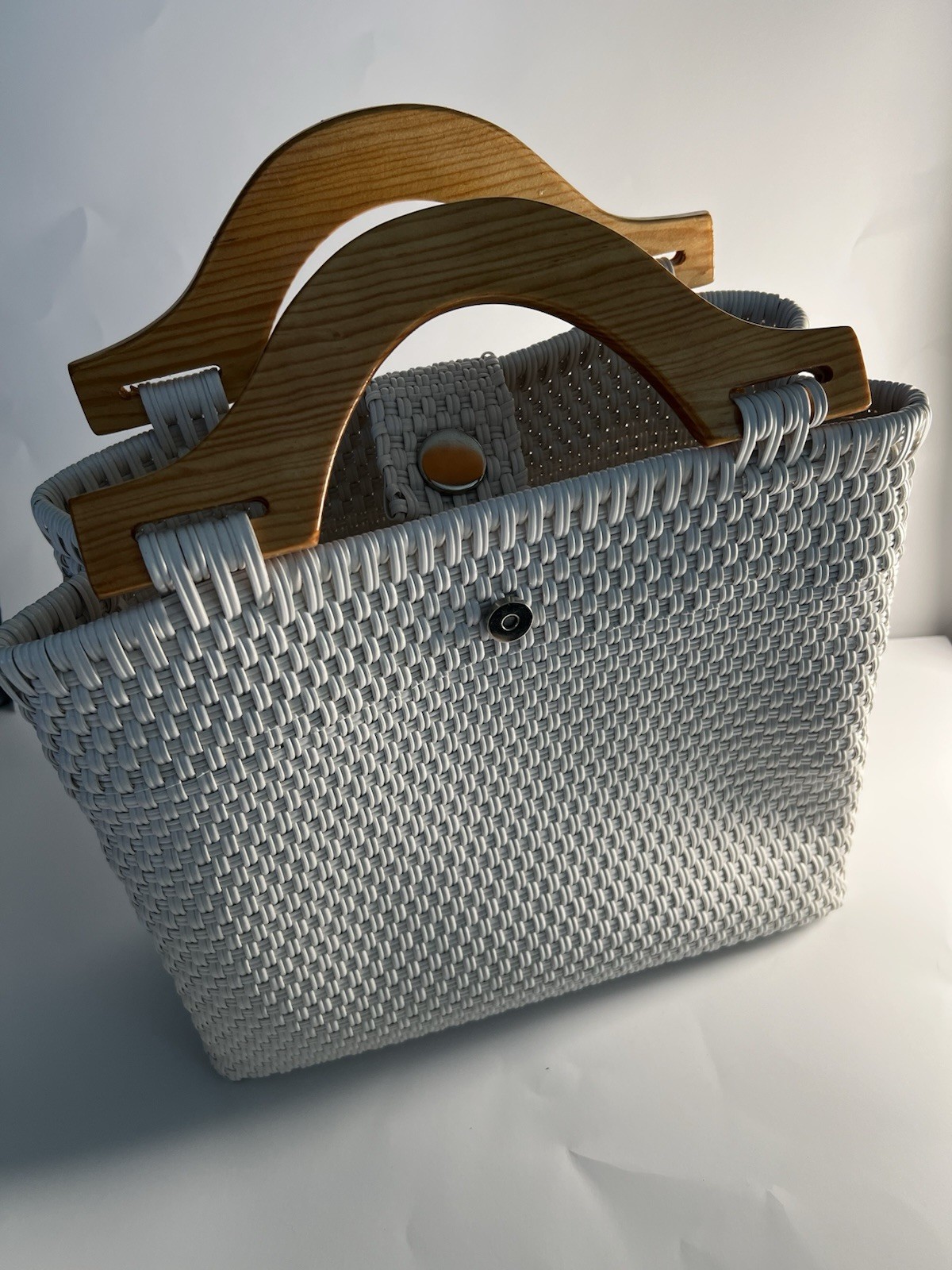 White Woven Top Handle Tote bag Wooden Handles Button Closure Silver Hardware