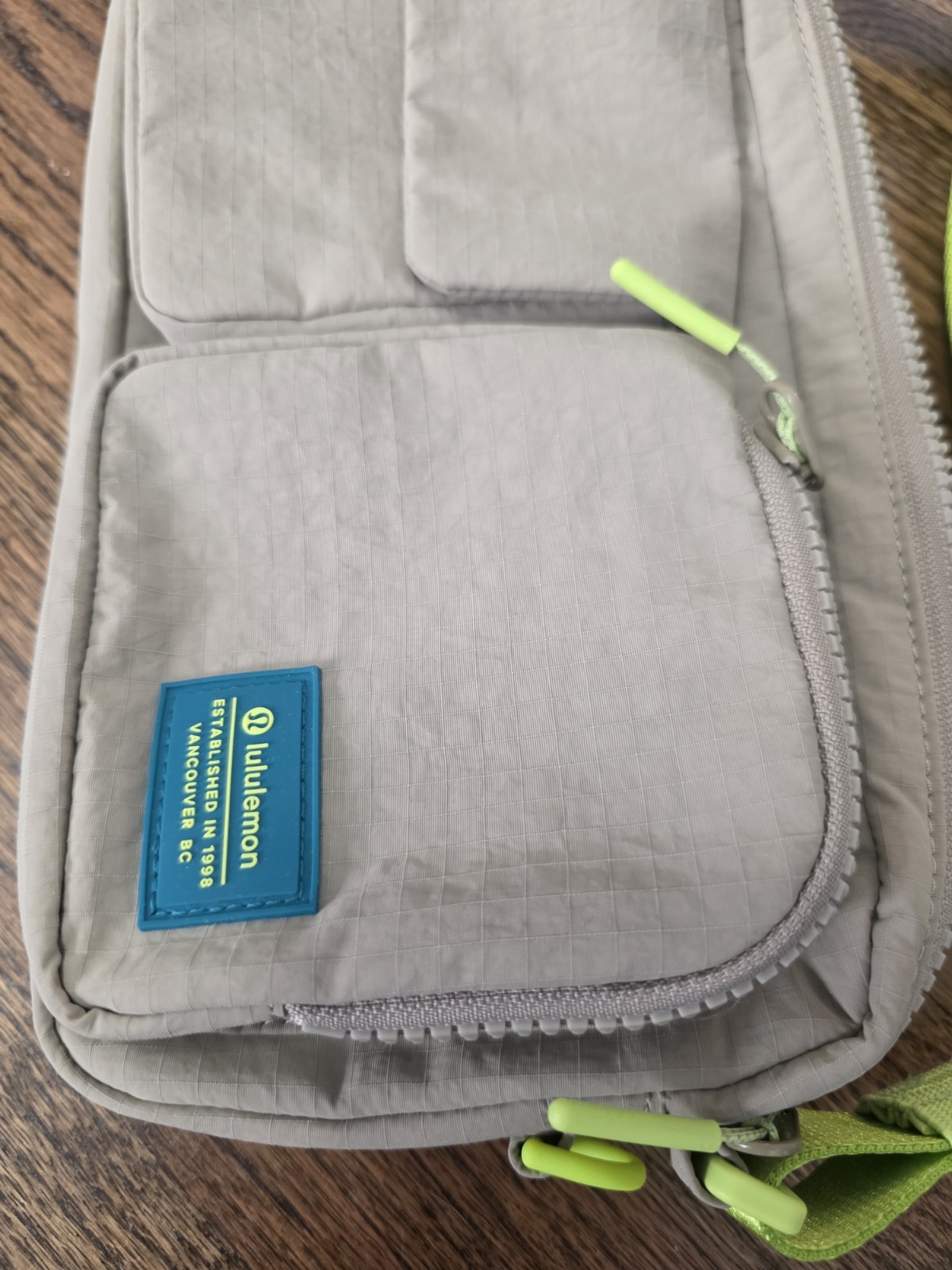 Lululemon Multi-Pocket Crossbody Bag Sheer Oak Beige/Sour Purse Khaki/Lime Green