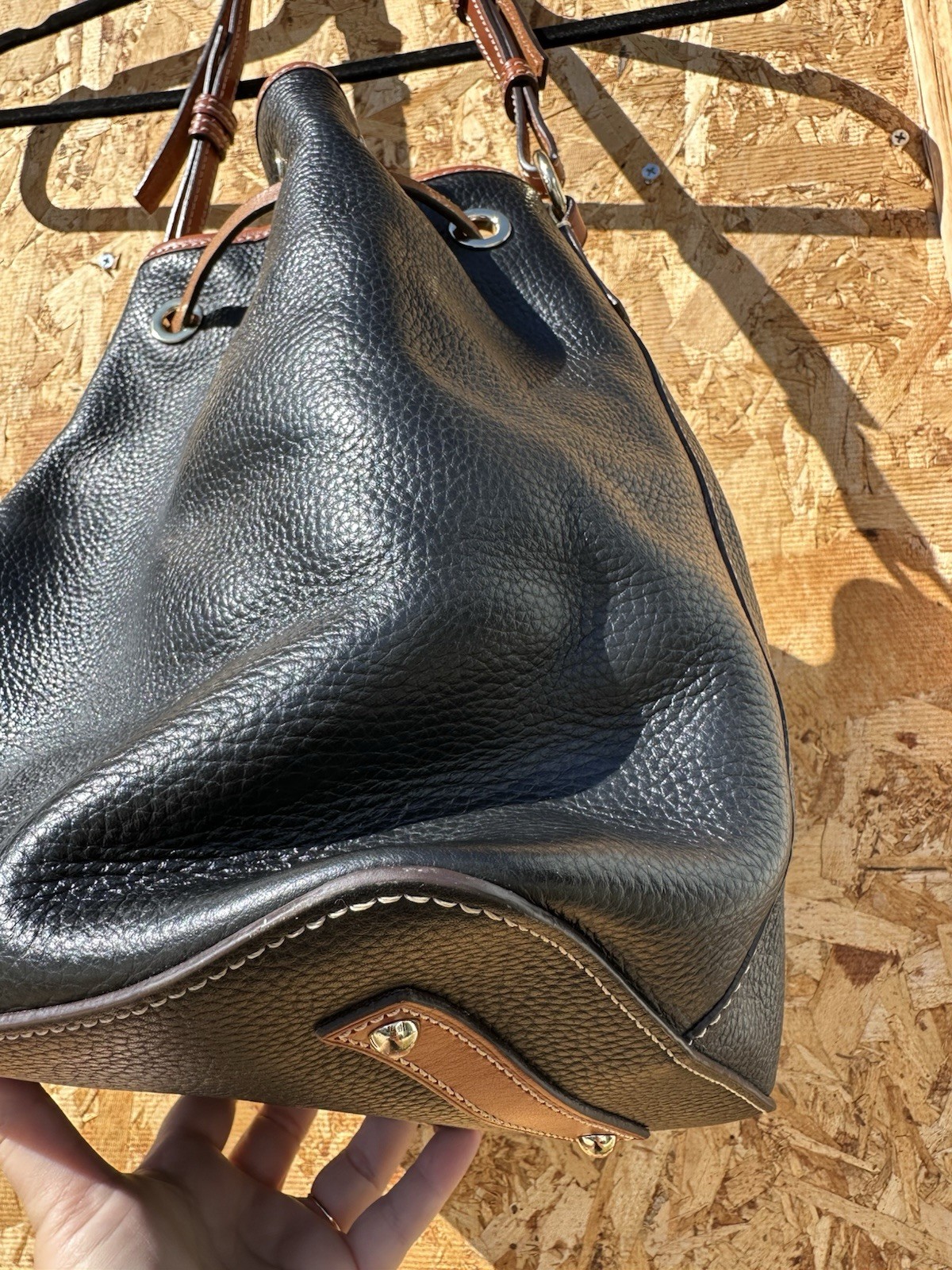 VTG Dooney & Bourke Black Leather Pebble Grain Tasha Drawstring Shoulder Bag