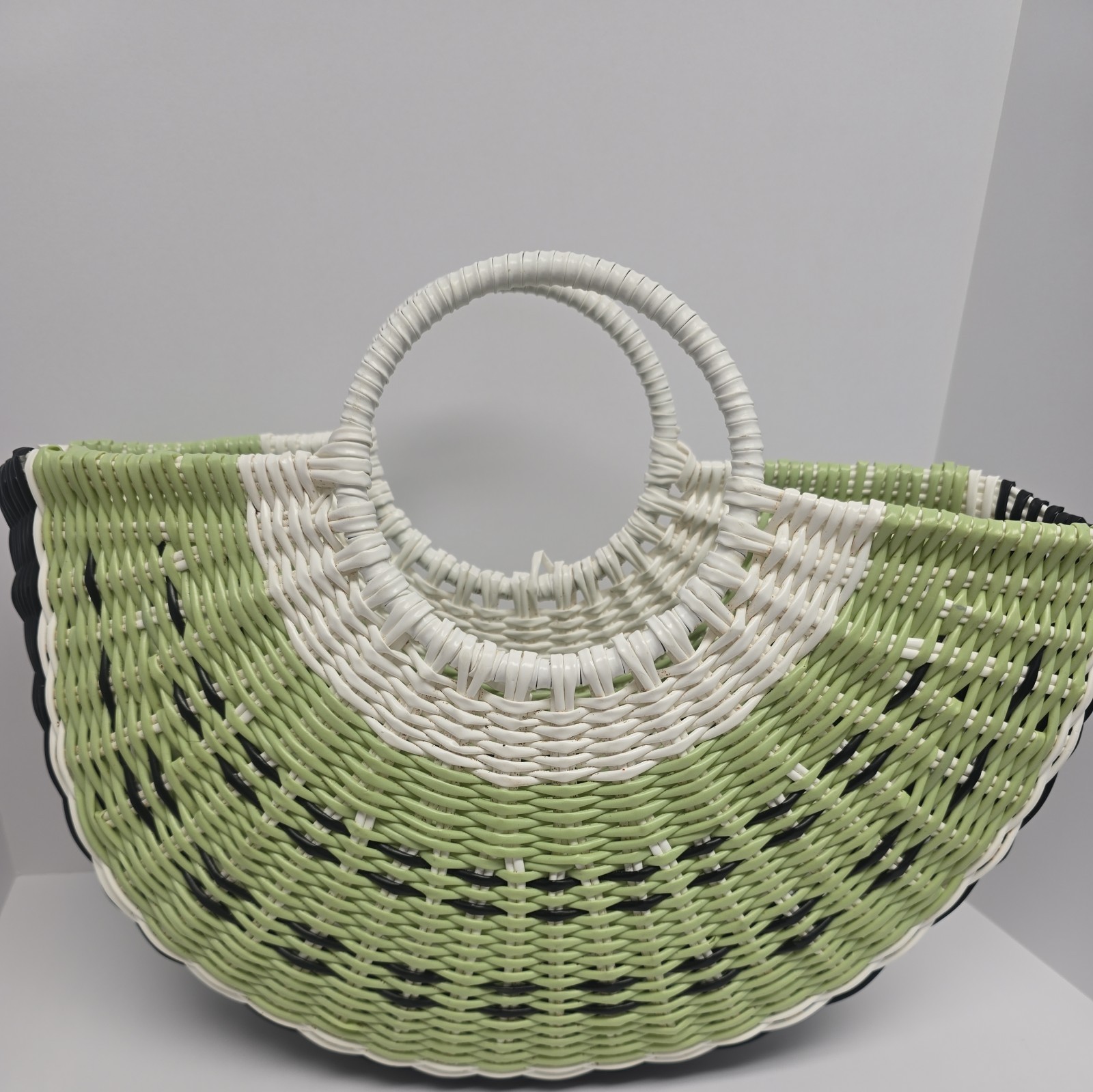 Kiwi Style Woven Plastic Open Crescent Tote Bag Purse