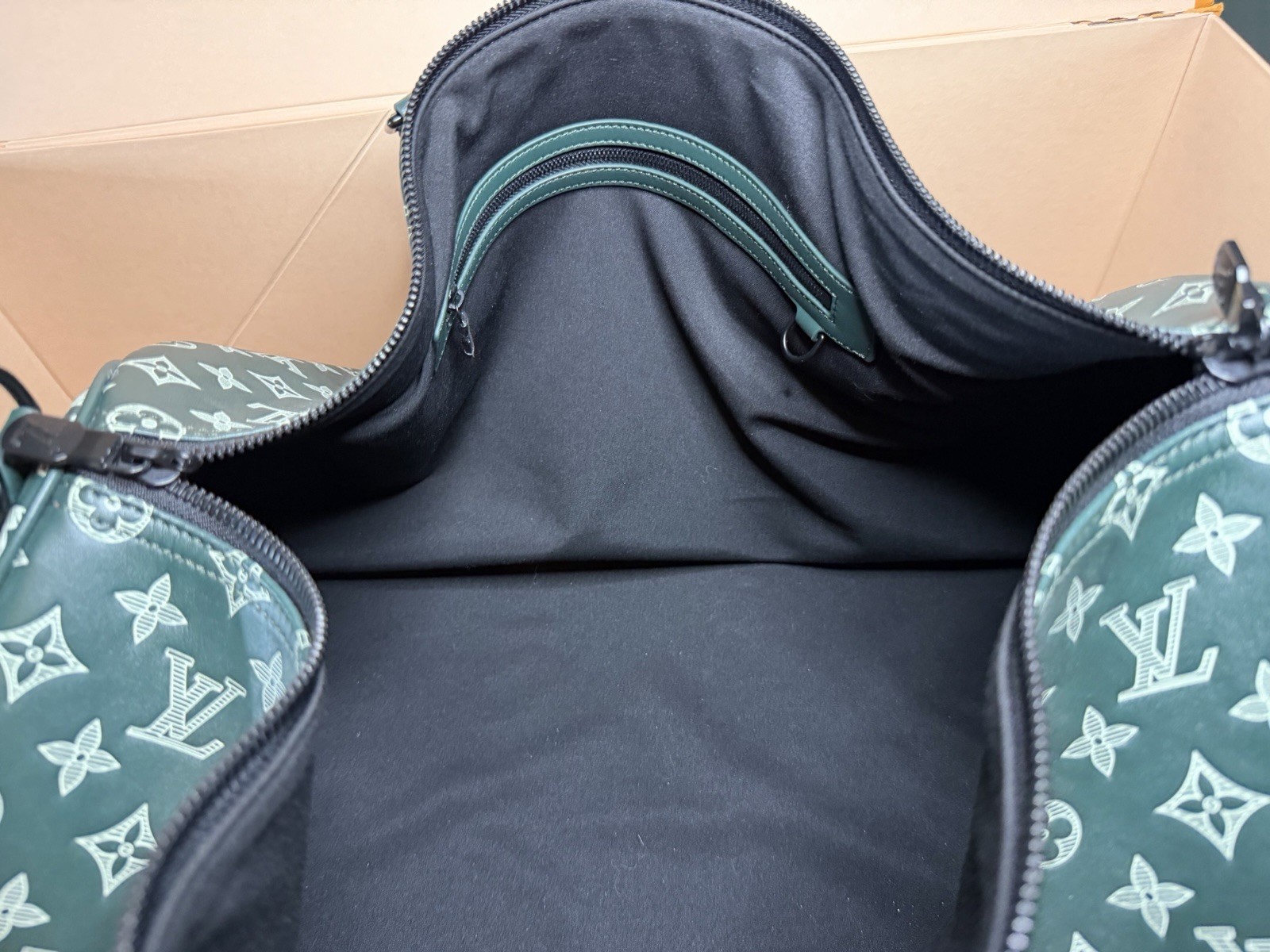 Louis Vuitton keepall bandouliere 50 forest green Duffle Bag