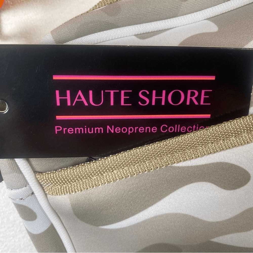 Haute Shore Premium Neoprene Collection Drew Rise Compact Crossbody Purse New