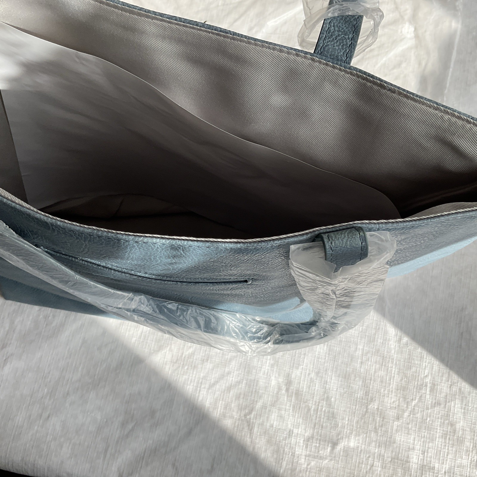 NEW!! Thirty One Around Town Tote ( Denim Distressed Pebble )