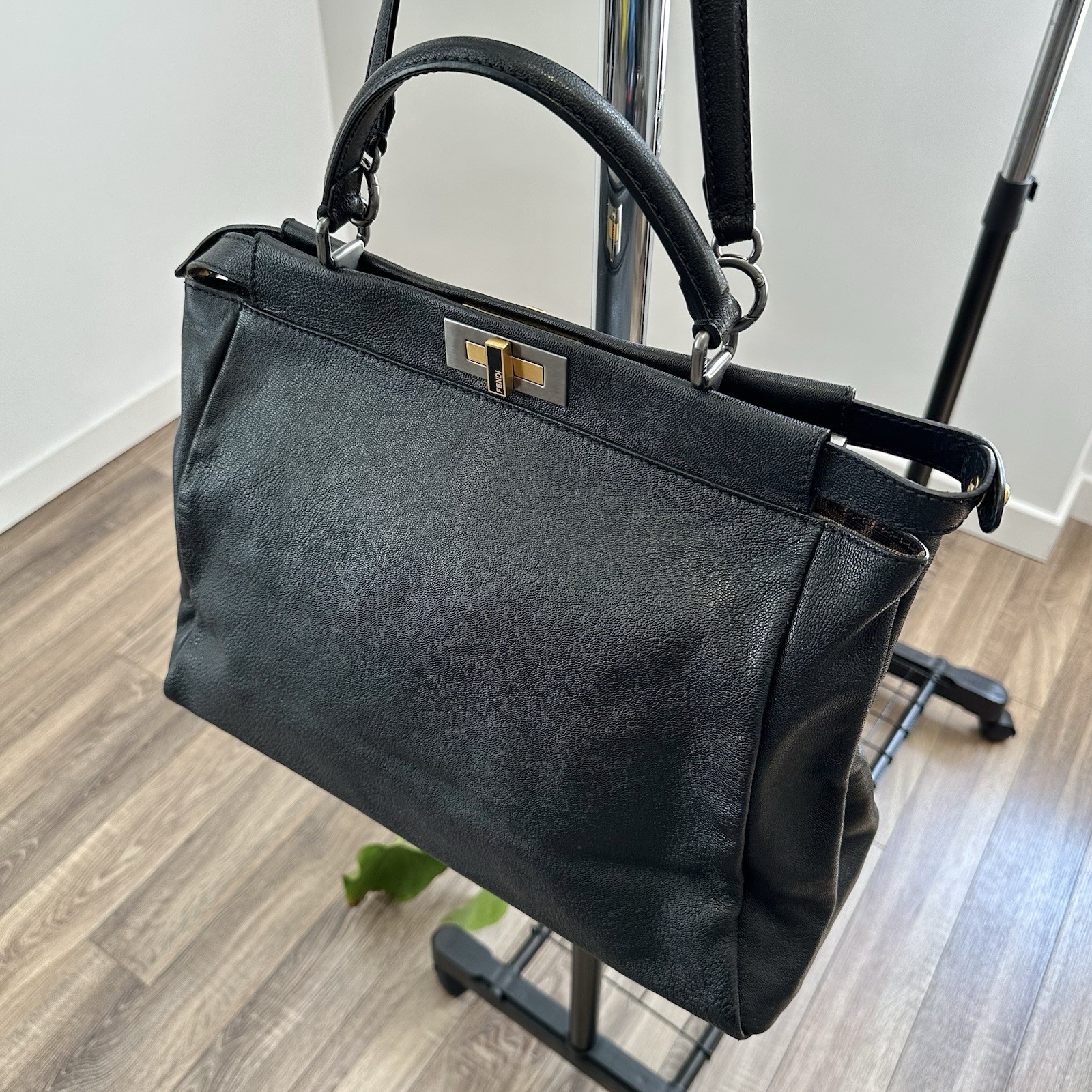 2009 Fendi Peekaboo Leather Handle Black Bag Authentic Woman’s Size Large