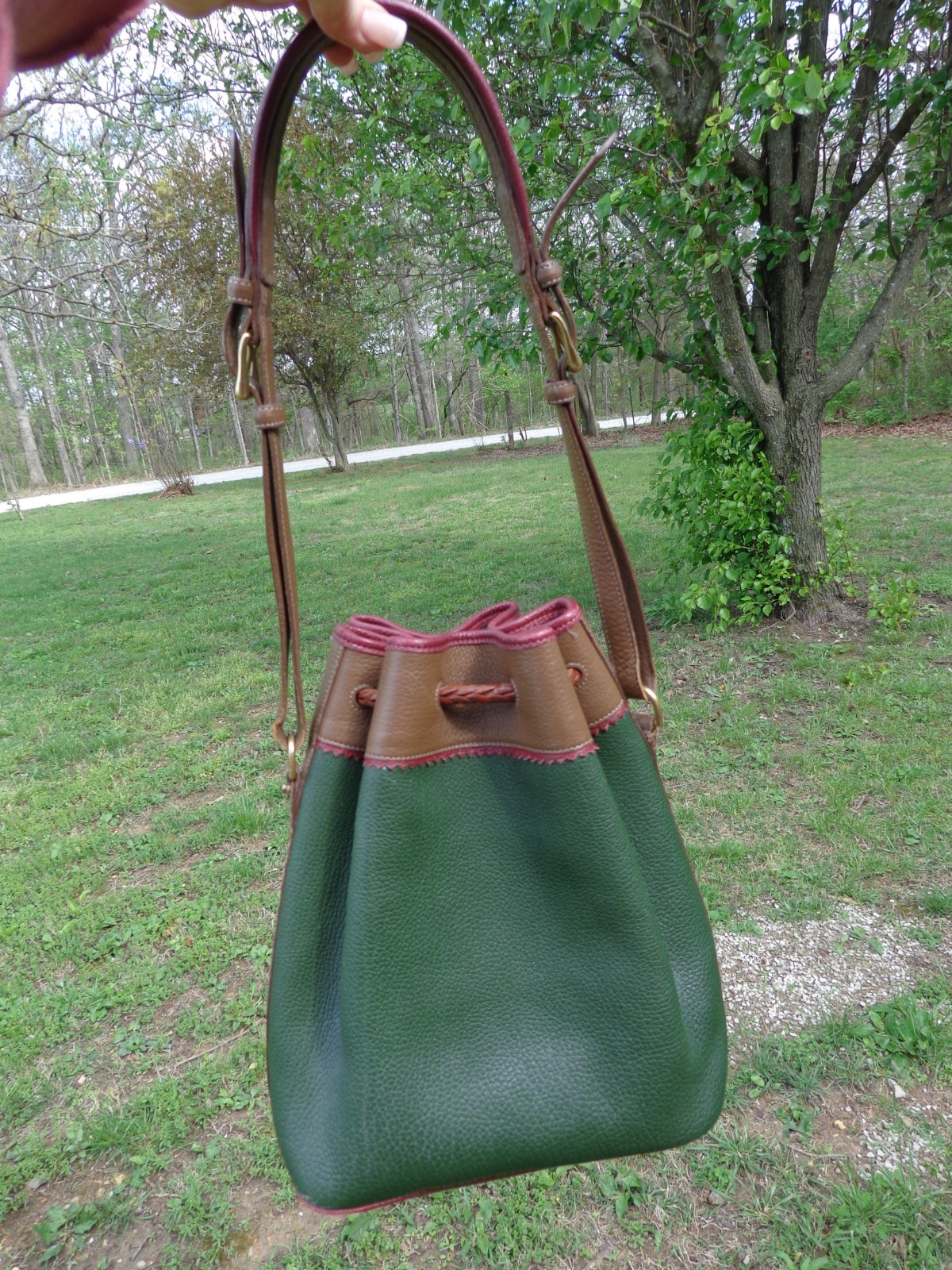 Vintage Dooney And Bourke Teton Bucket Bag Hunter Green Camel Trim Leather USA