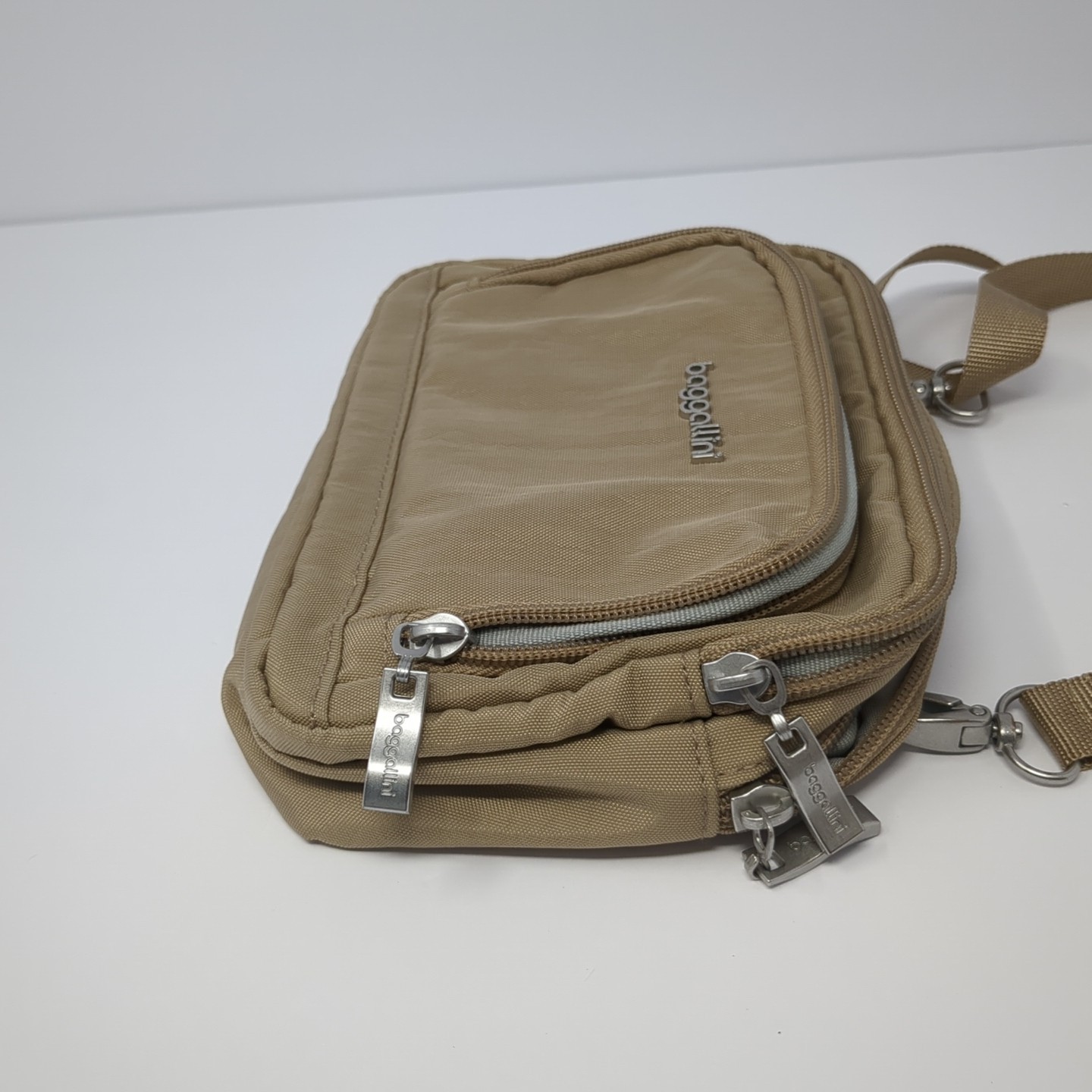 Bagggallini Trifecta 8”x6” RFID Crossbody Wallet, Belt Bag – Moonrock