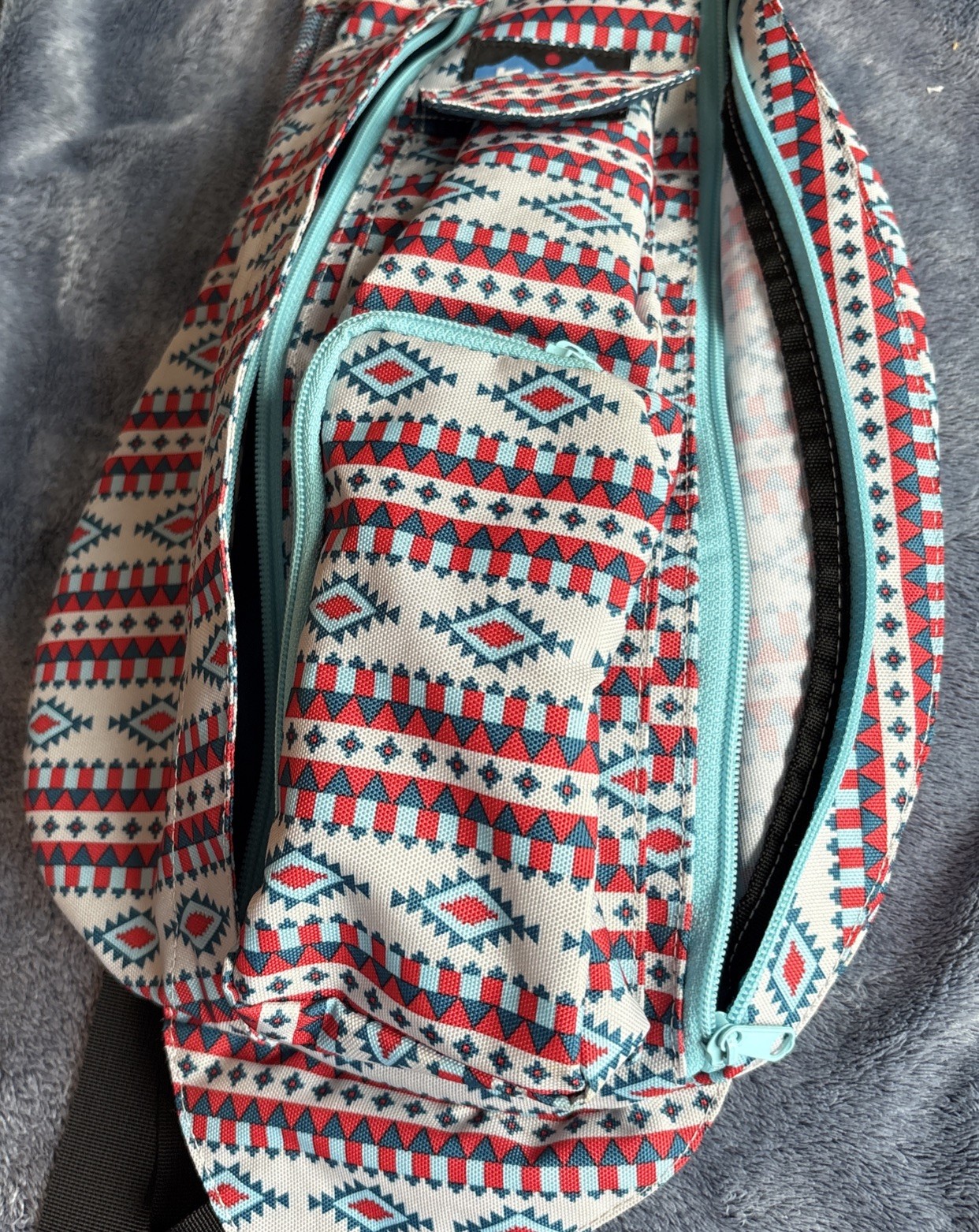 Kavu rope sling bag crossbody Pack Very Clean cond aztec print blue red and gray