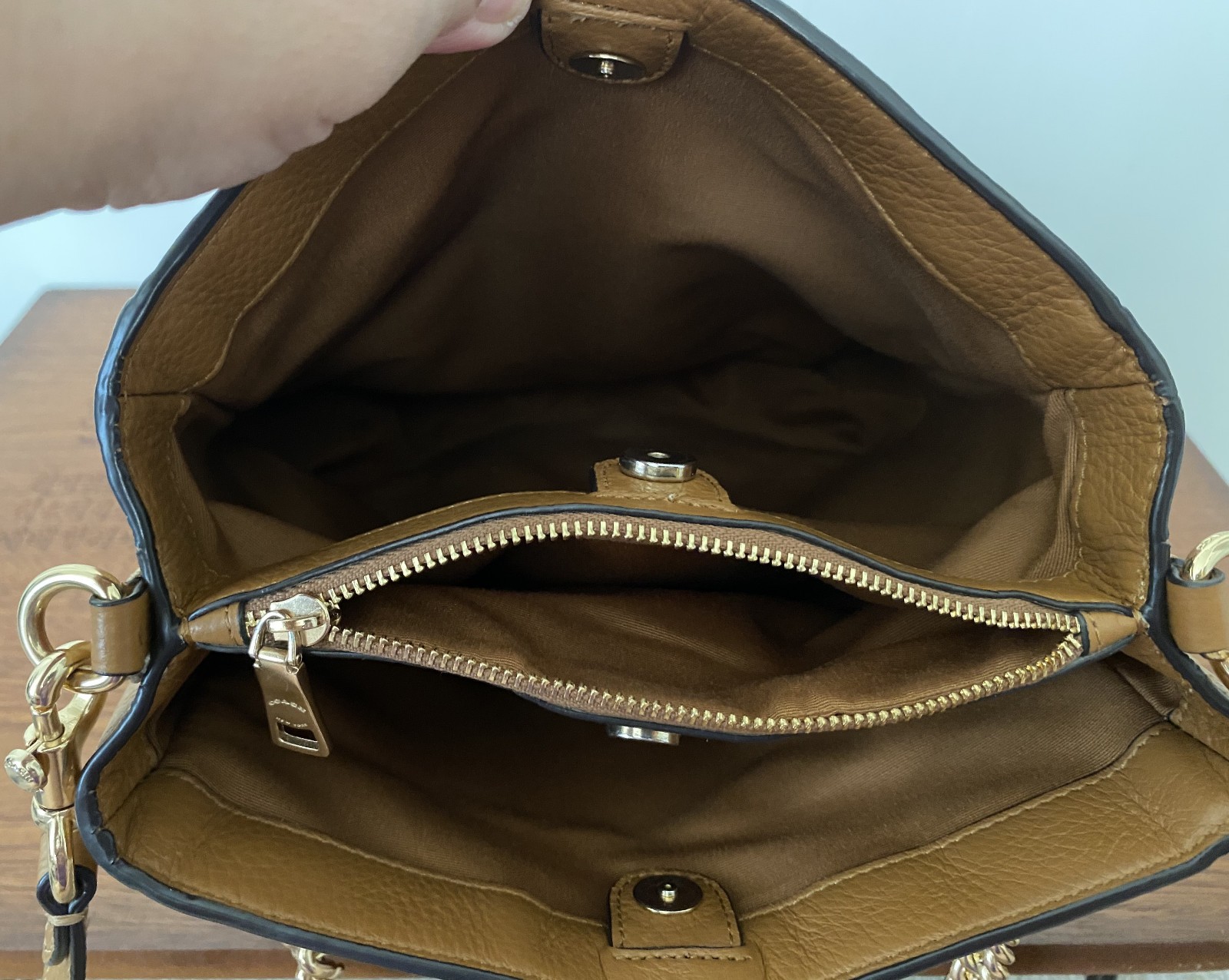 Coach Cammie C8315 Tan Camel Leather Bucket Handbag Gold Chain Crossbody